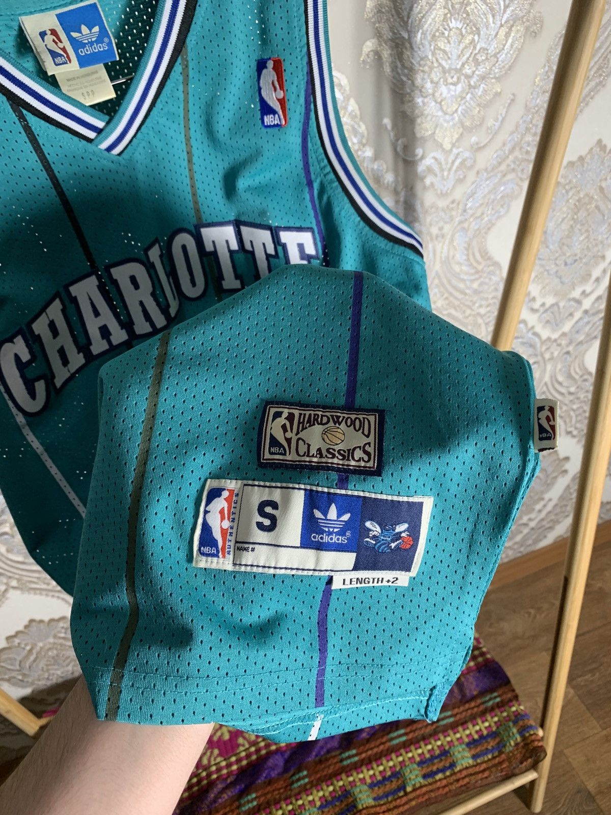 Adidas VINTAGE AFIDAS ORIGINAL CHARLOTTE RETRO NBA JERSRY Y2K 90s Size US S / EU 44-46 / 1 - 5 Thumbnail