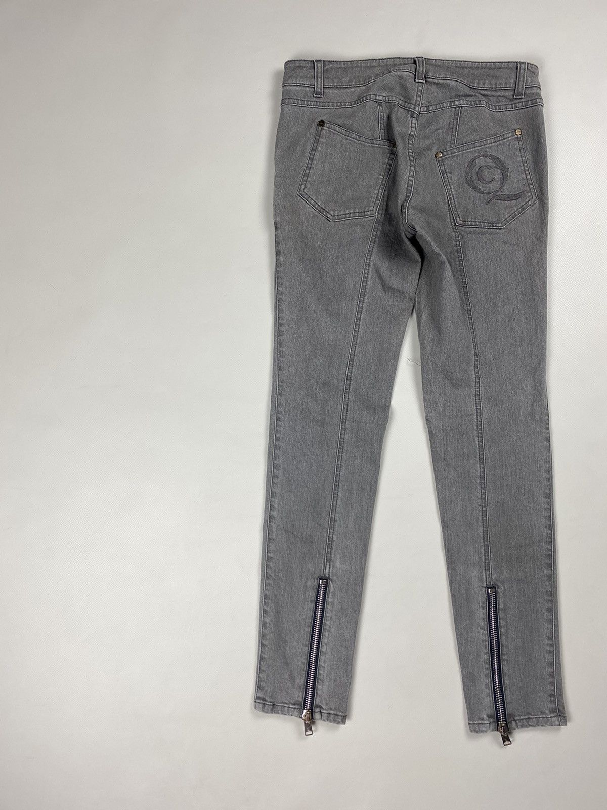 Alexander McQueen Alexander McQueen vintage ladies ankle zip jeans size 42 Size 28" / US 6 / IT 42 - 17 Thumbnail