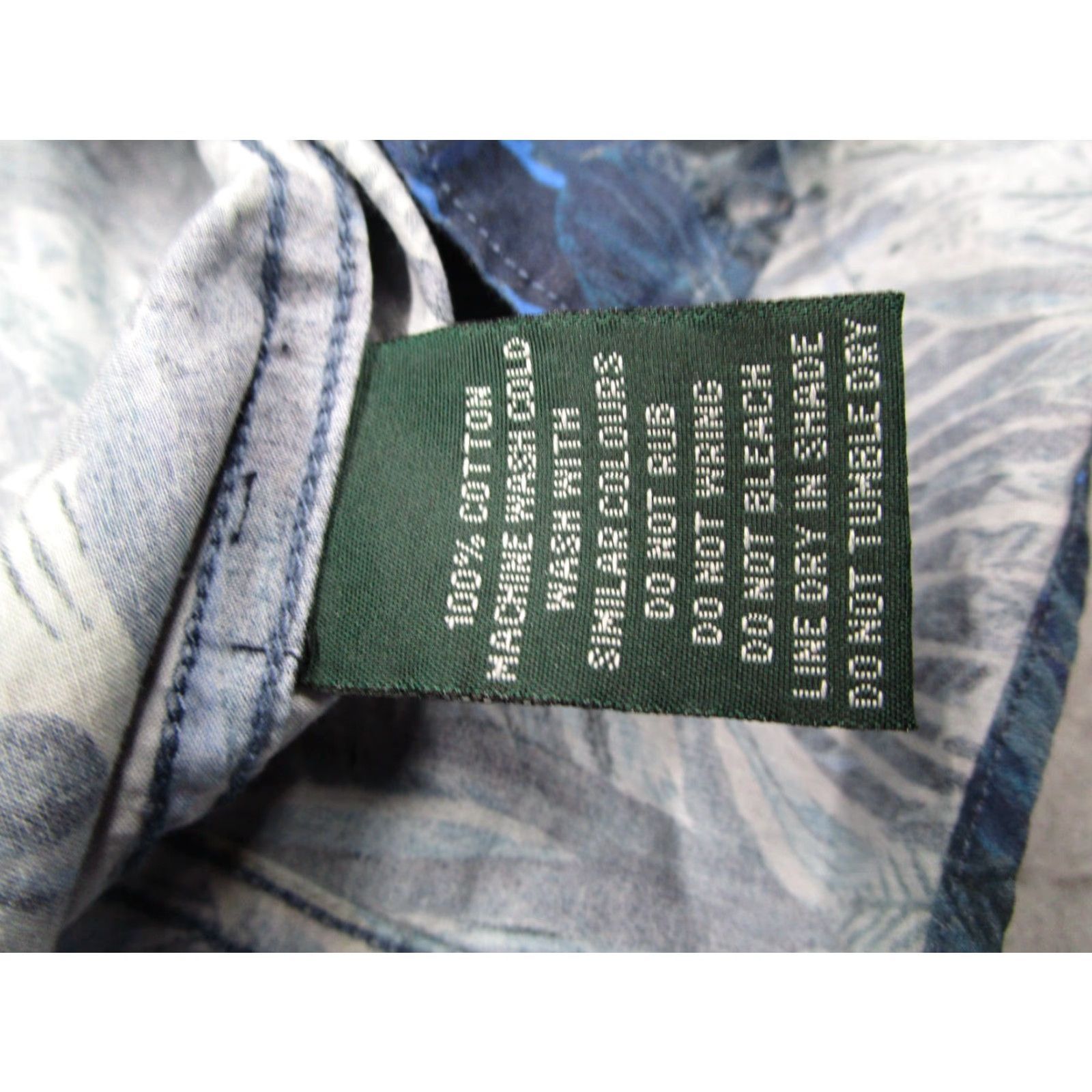 Rodd & Gunn Rodd Gunn Shirt Mens Medium Blue Floral ORIGINAL FIT Short Sleeve Button Up Hawaiian Animal AOP Casual Workwear Travel 2020s? Size US M / EU 48-50 / 2 - 5 Thumbnail