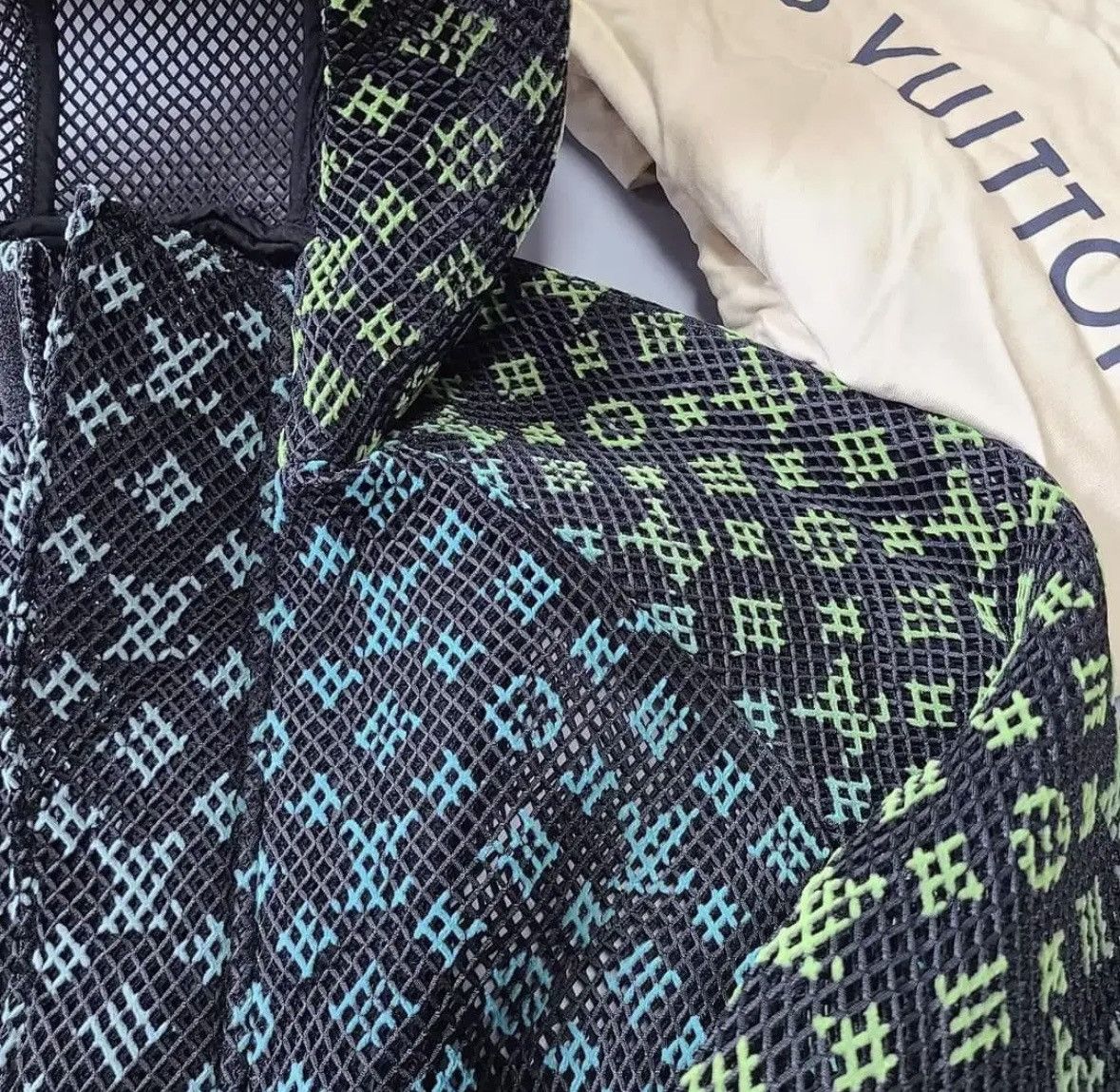 Louis Vuitton Louis Vuitton Gradient Monogram Mesh Size US M / EU 48-50 / 2 - 3 Thumbnail