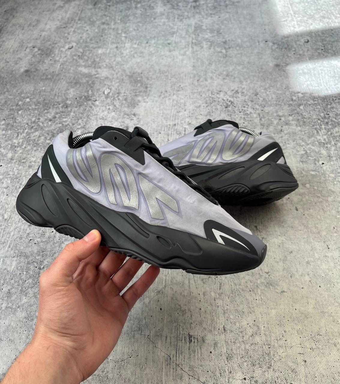 Adidas Yeezy Boost 700 MNVN