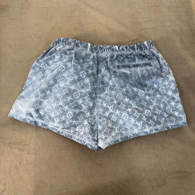 Louis Vuitton Louis Vuitton Blue tie-dye full print shorts Size US 40 / EU 56 - 2 Thumbnail