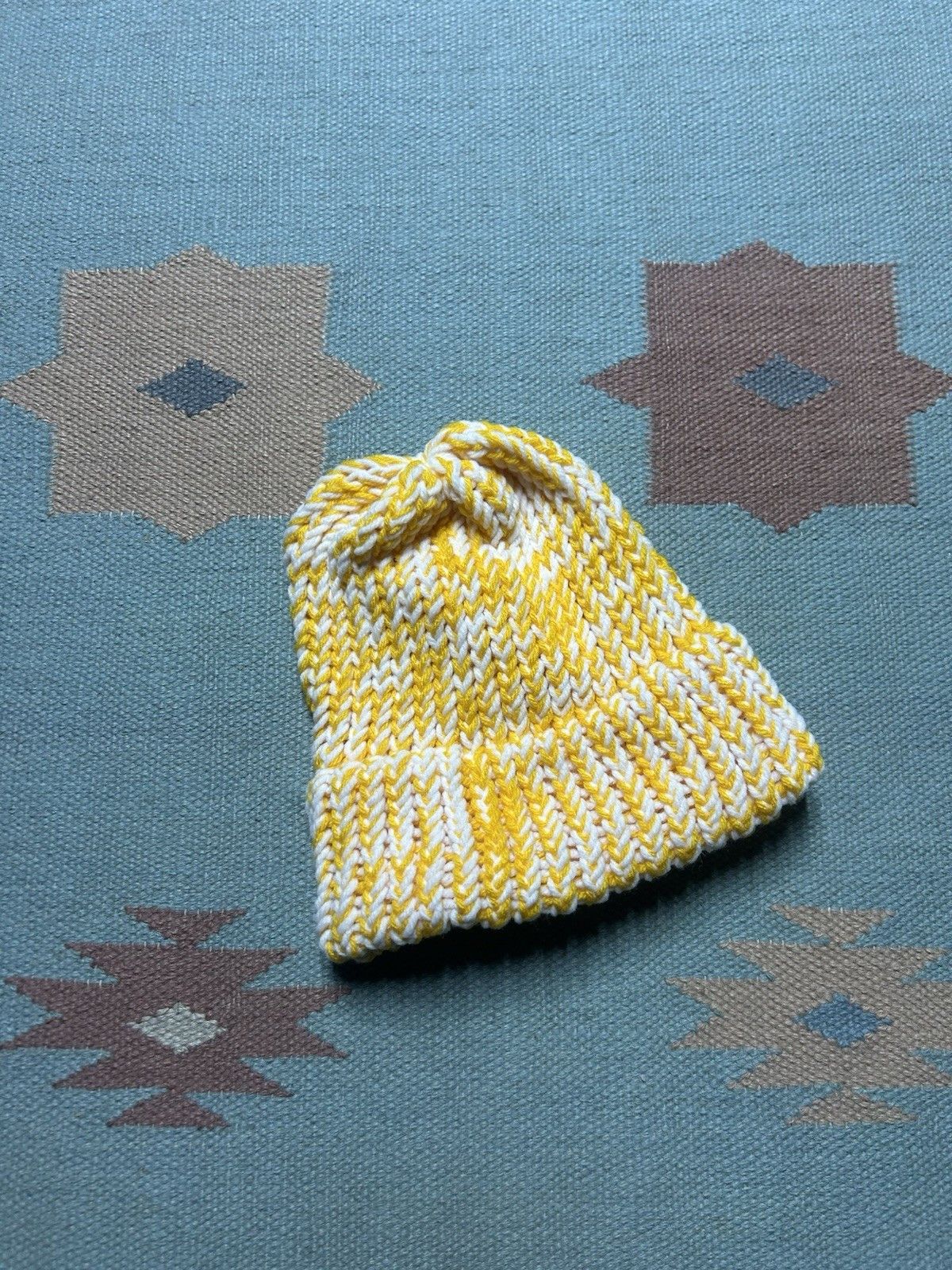 Vintage Hand knit crochet beanie skull winter hat 2 tone one size Size ONE SIZE - 1 Thumbnail