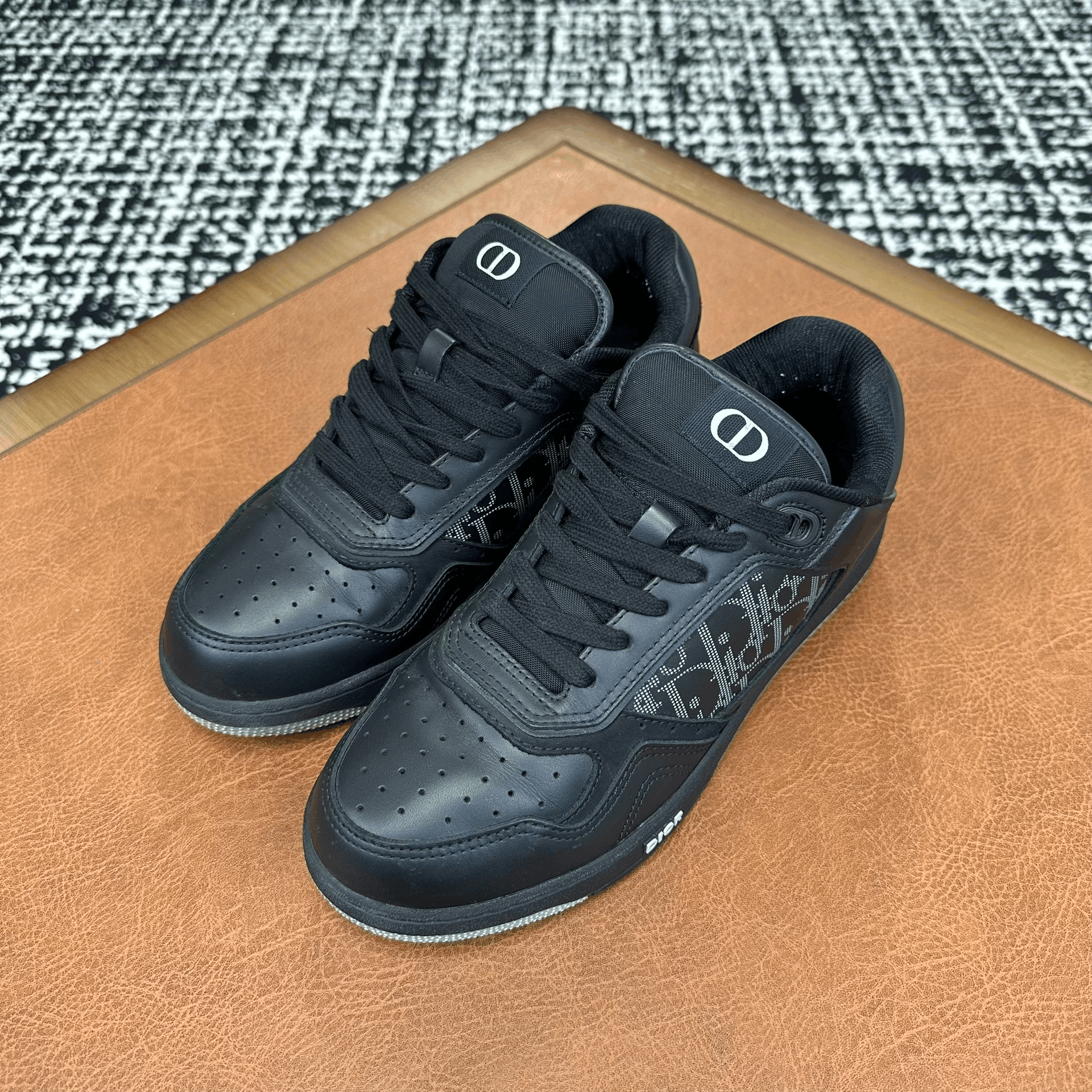 Dior Dior Leather Black Lowtop Sneakers 6 Men Size US 6 / EU 39 - 1 Thumbnail