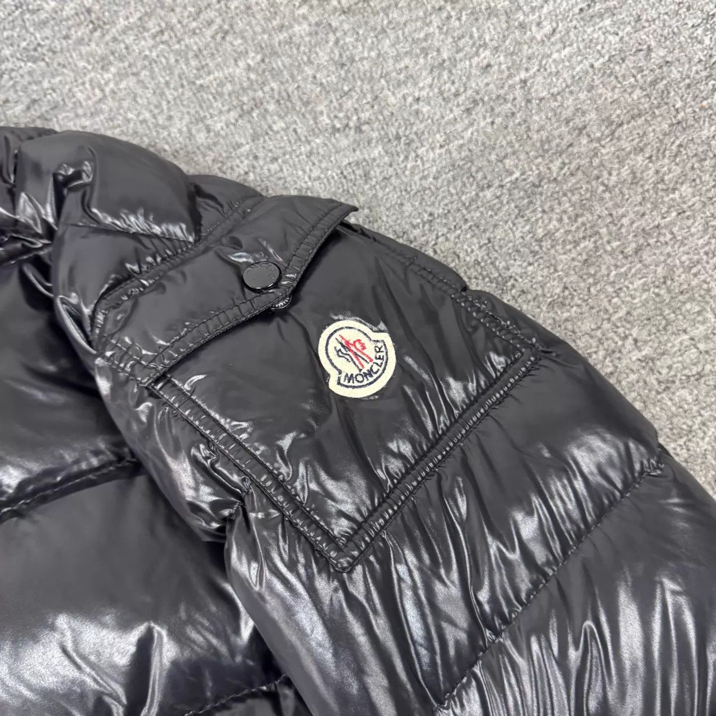 Moncler Moncler Maya Hooded Puffer Logo Sleeve US4 99New Size S / US 4 / IT 40 - 4 Thumbnail