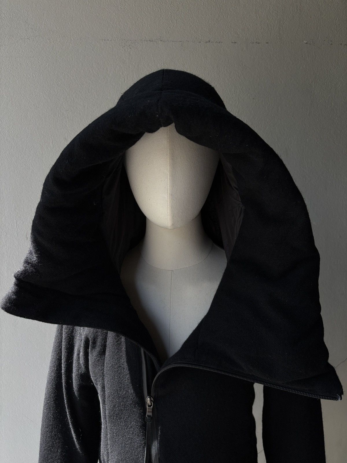 The Viridi-anne The Viridi-Anne Asymmetric Hoodie Shell Wool Down Jacket Size US M / EU 48-50 / 2 - 21 Thumbnail