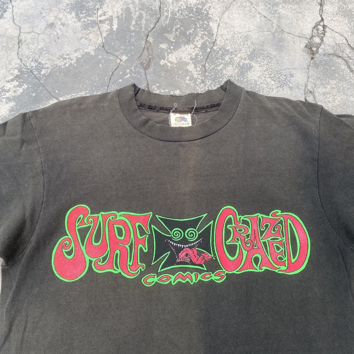 Vintage Very Rare 1990s SURF CRAZED COMICS tee Size US M / EU 48-50 / 2 - 4 Thumbnail