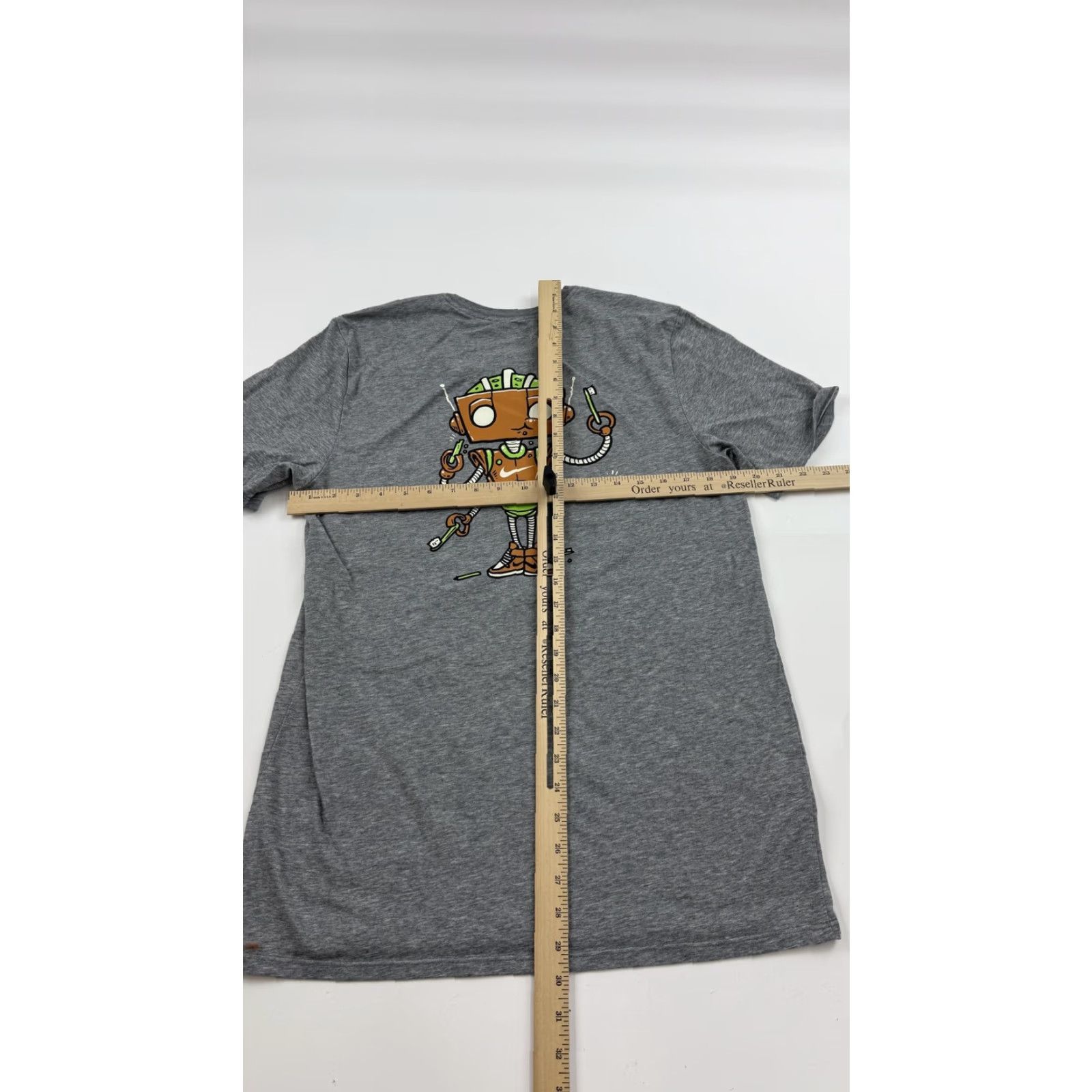 Nike Nike Shirt Mens Large Gray ManRev Dri-Fit Athletic Graphic Tee 2012-2018 Robot Size US L / EU 52-54 / 3 - 7 Thumbnail