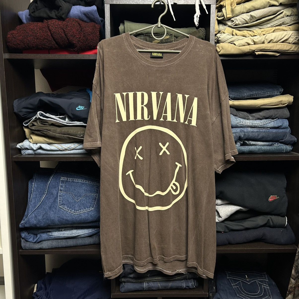 Band Tees Vintage Nirvana Big Smiley Logo Rock band brown tee size XL Size US XL / EU 56 / 4 - 1 Thumbnail