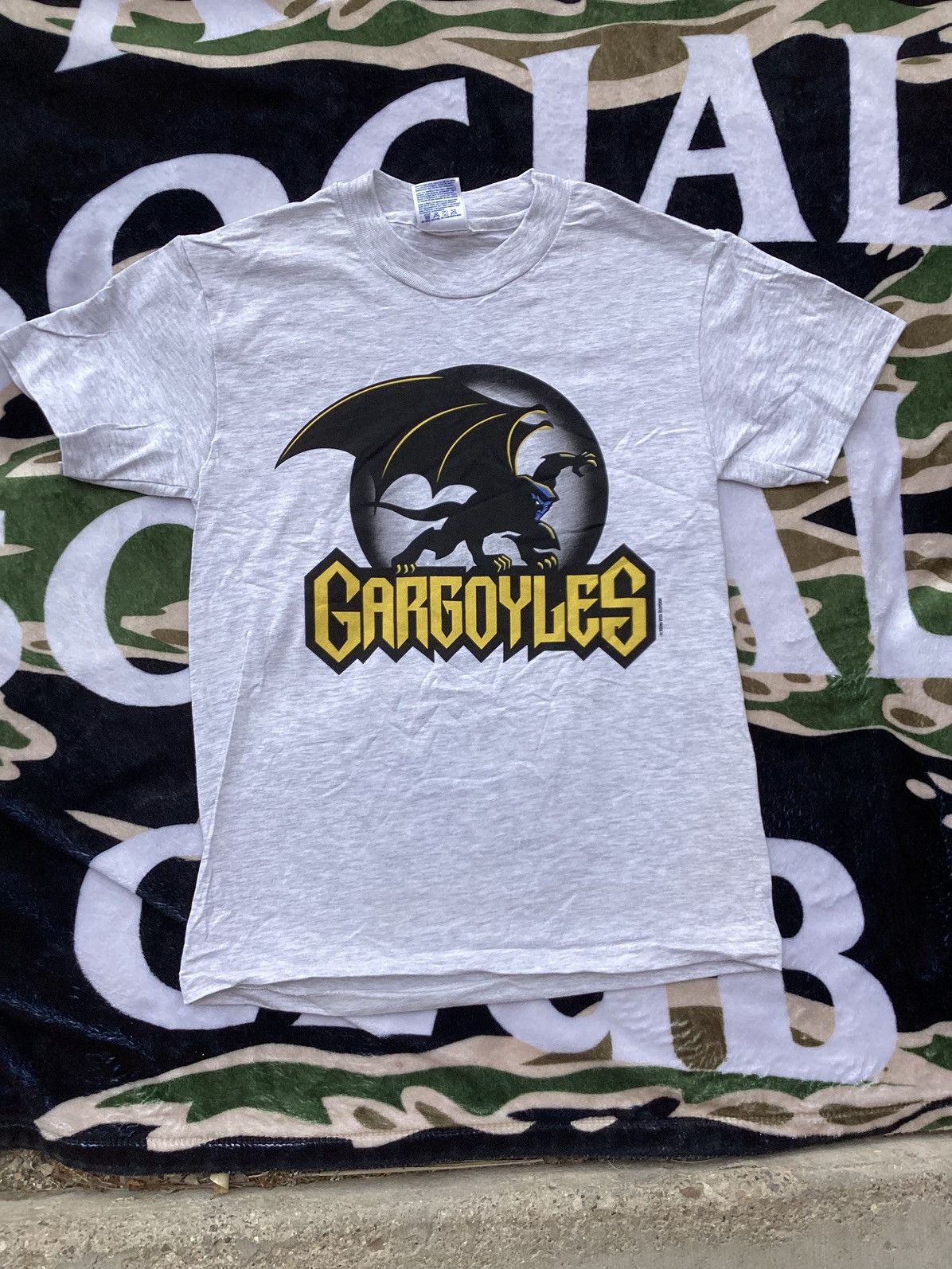 Hanes × Vintage Vtg 90s/Y2K Disney gargoyles cartoon television show Tshirt Size US S / EU 44-46 / 1 - 1 Thumbnail