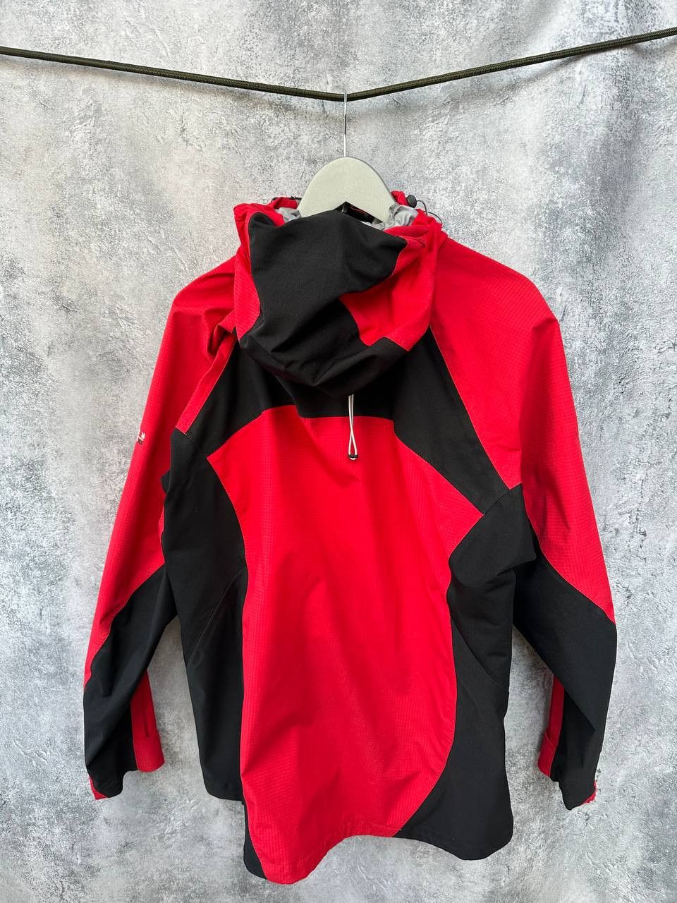 Berghaus Berghaus Gore-Tex XCR Extrem Windbreaker Black/Red Jacket Size US L / EU 52-54 / 3 - 3 Thumbnail