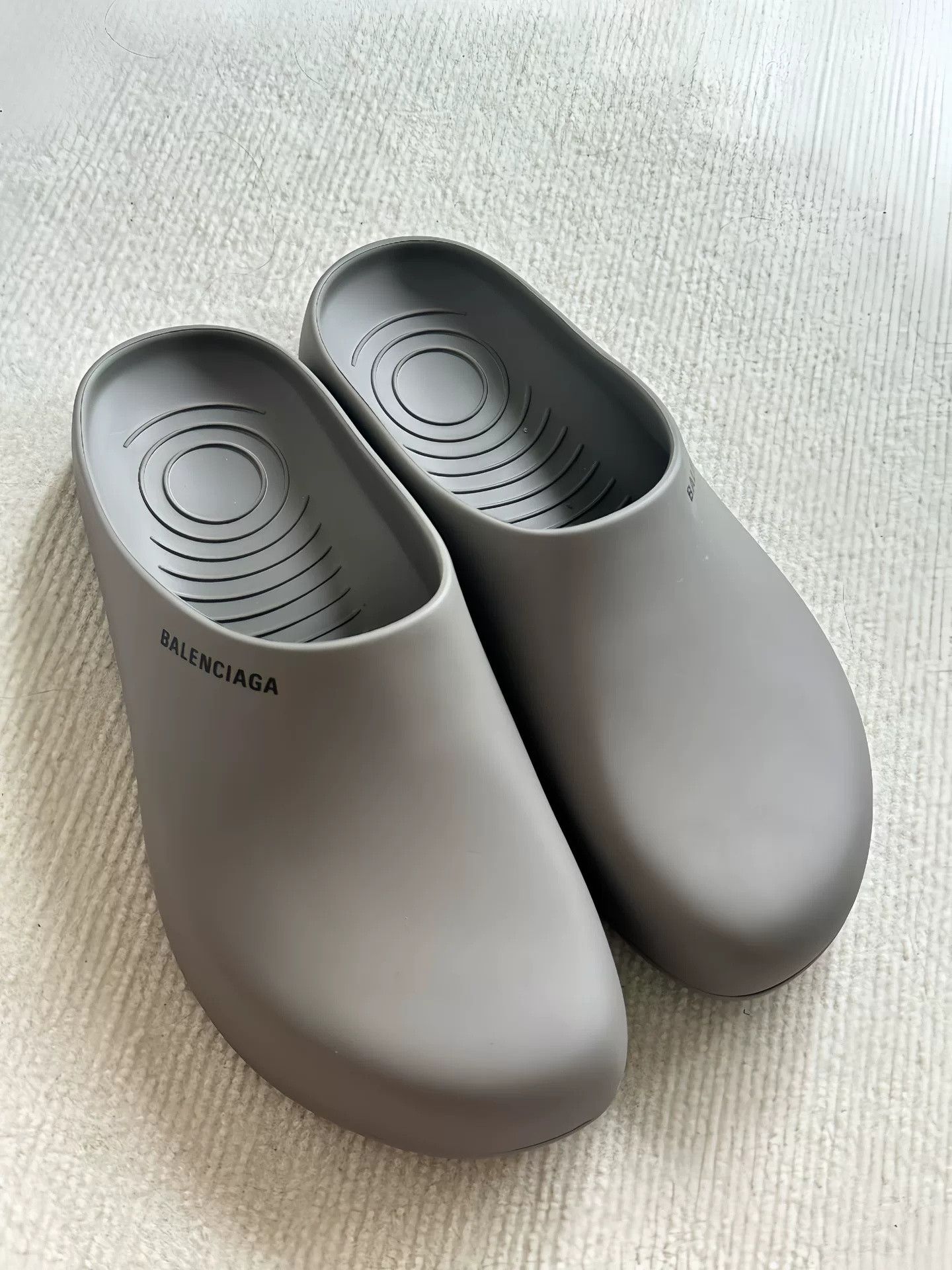 Balenciaga Balenciaga Pearl Gray Closed-Toe Mules Size US 10 / EU 43 - 4 Thumbnail