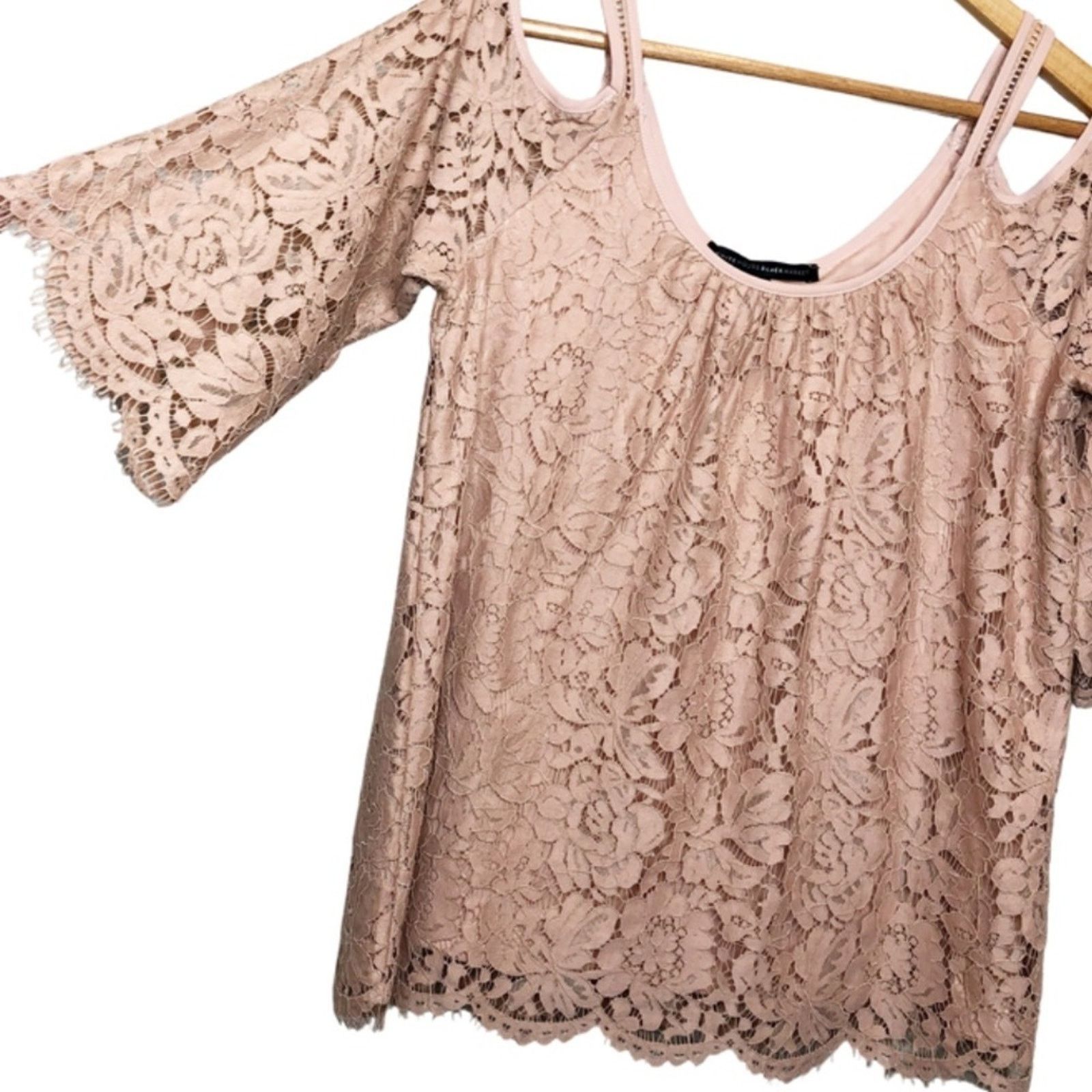 White House Black Market New with Tag White House Black Market Lace Blush Blouse Size S / US 4 / IT 40 - 2 Thumbnail