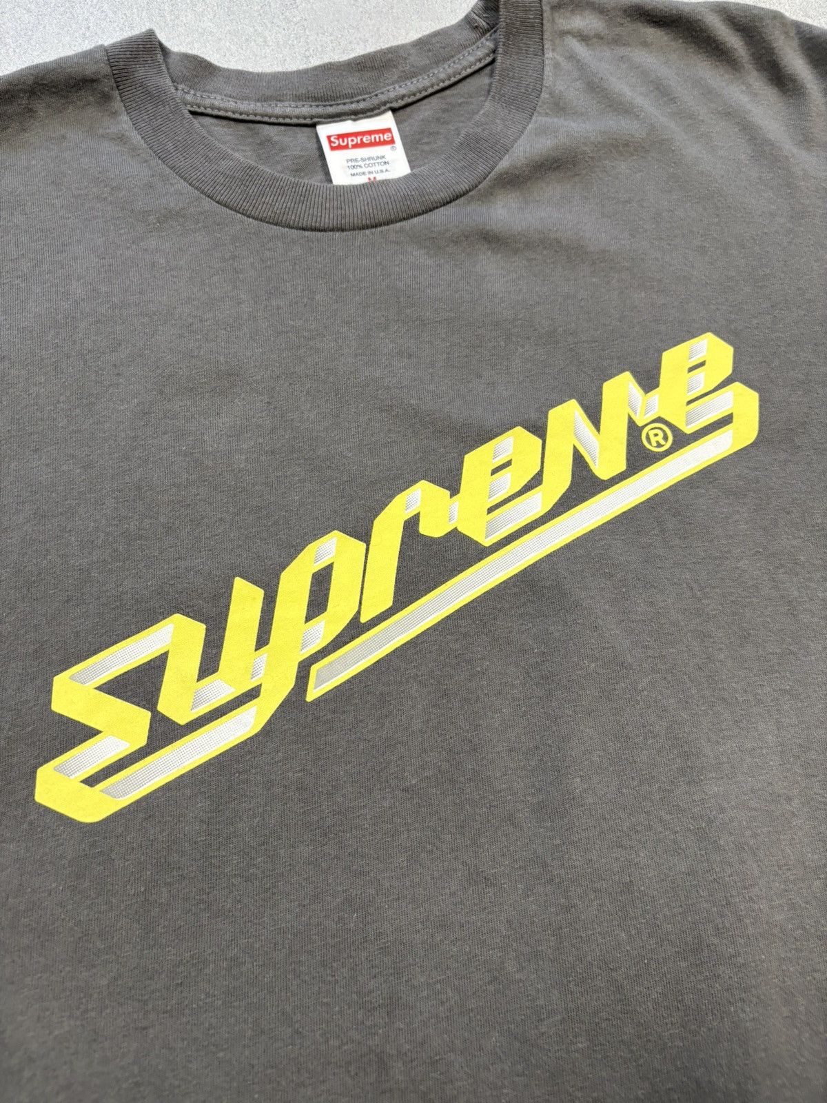Supreme Supreme Banner Logo T-Shirt FW23 Charcoal Yellow USA Size M Size US M / EU 48-50 / 2 - 8 Thumbnail