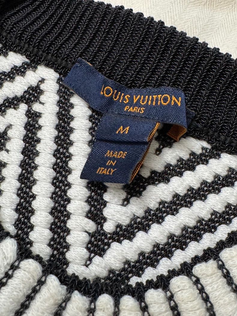 Louis Vuitton Louis Vuitton Knitted v-cut striped short sleeves Size US M / EU 48-50 / 2 - 4 Thumbnail