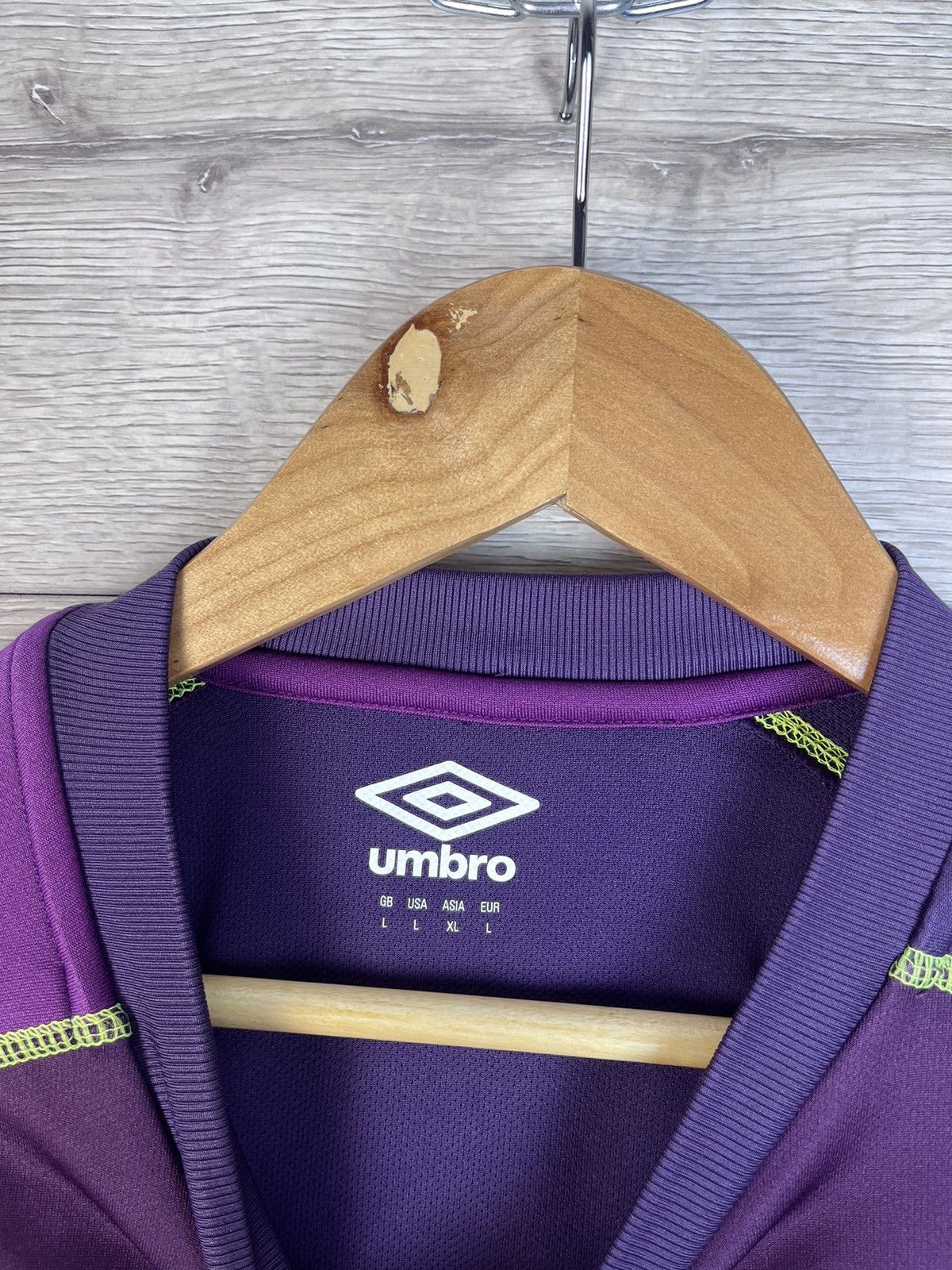 Umbro Mens long sleeve soccer jersey Umbro Goring United size M Size US M / EU 48-50 / 2 - 9 Thumbnail