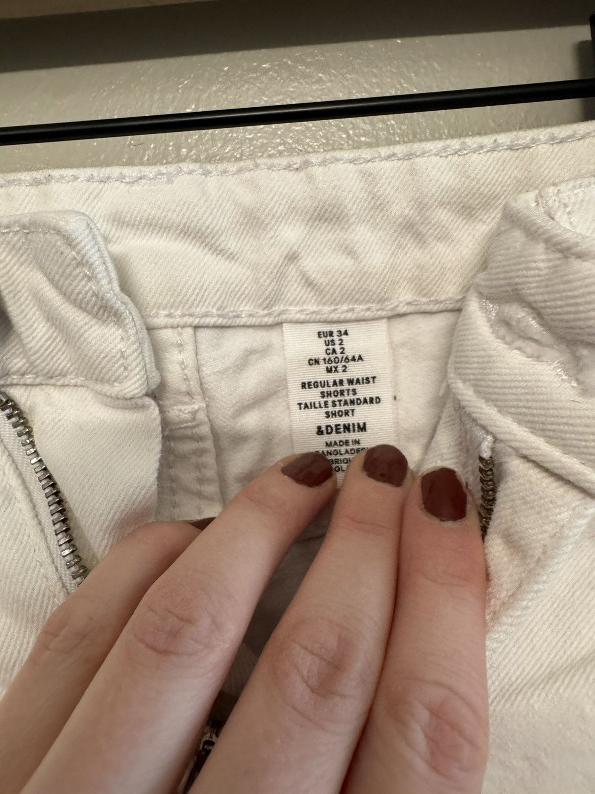 H&M Women’s white shorts Size 26" / US 2 / IT 38 - 2 Thumbnail