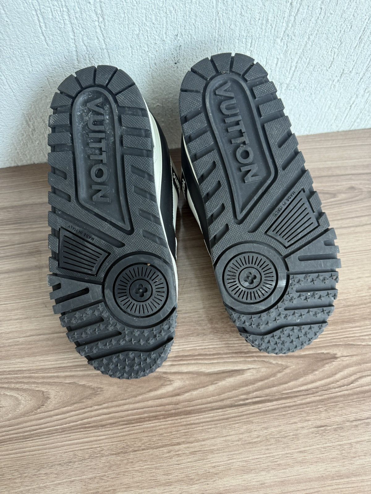 Louis Vuitton Lv maxi Trainers Size US 8 / EU 41 - 18 Thumbnail