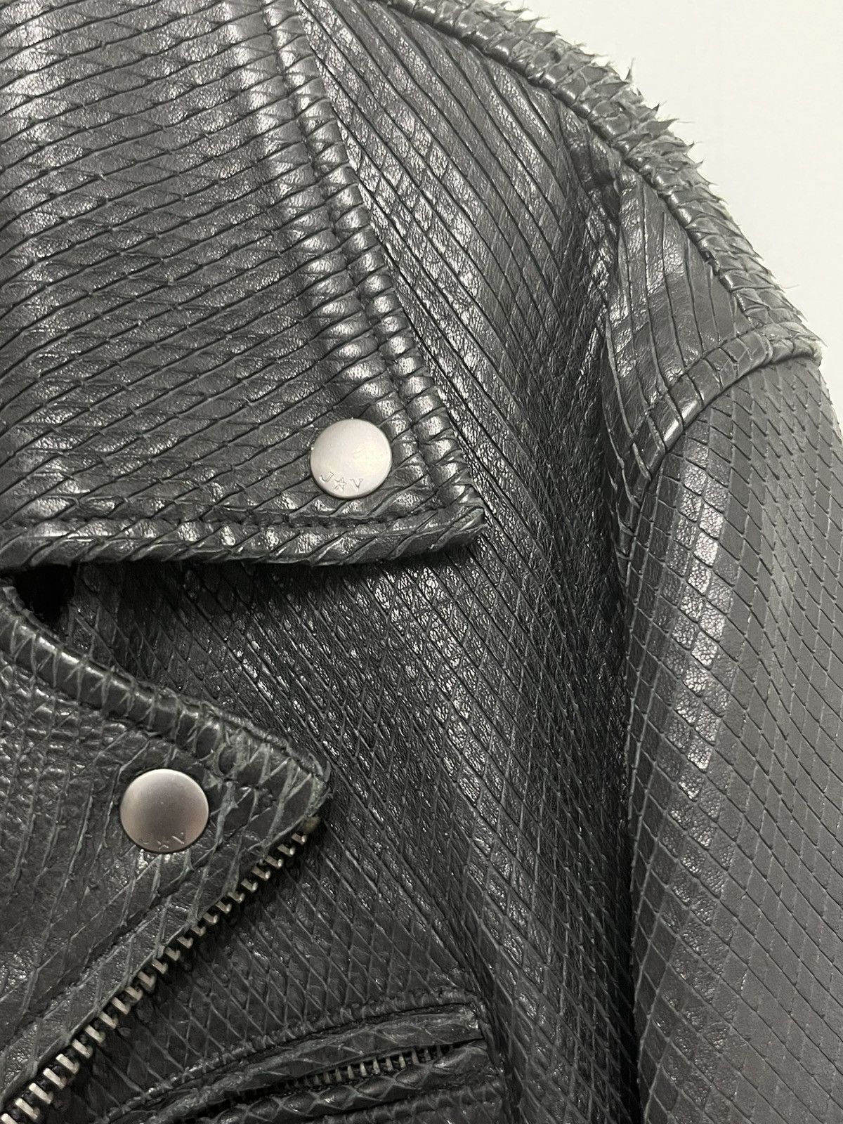 John Varvatos Scaled Leather Biker Jacket Size large Size US L / EU 52-54 / 3 - 7 Thumbnail