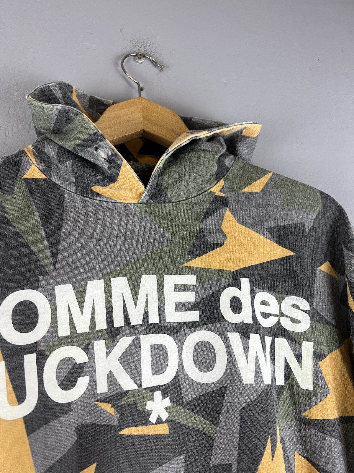 Comme Des Fuck Down Vintage COME des FUCK DOWN authentic hoodie multi camo y2k Size US M / EU 48-50 / 2 - 3 Thumbnail