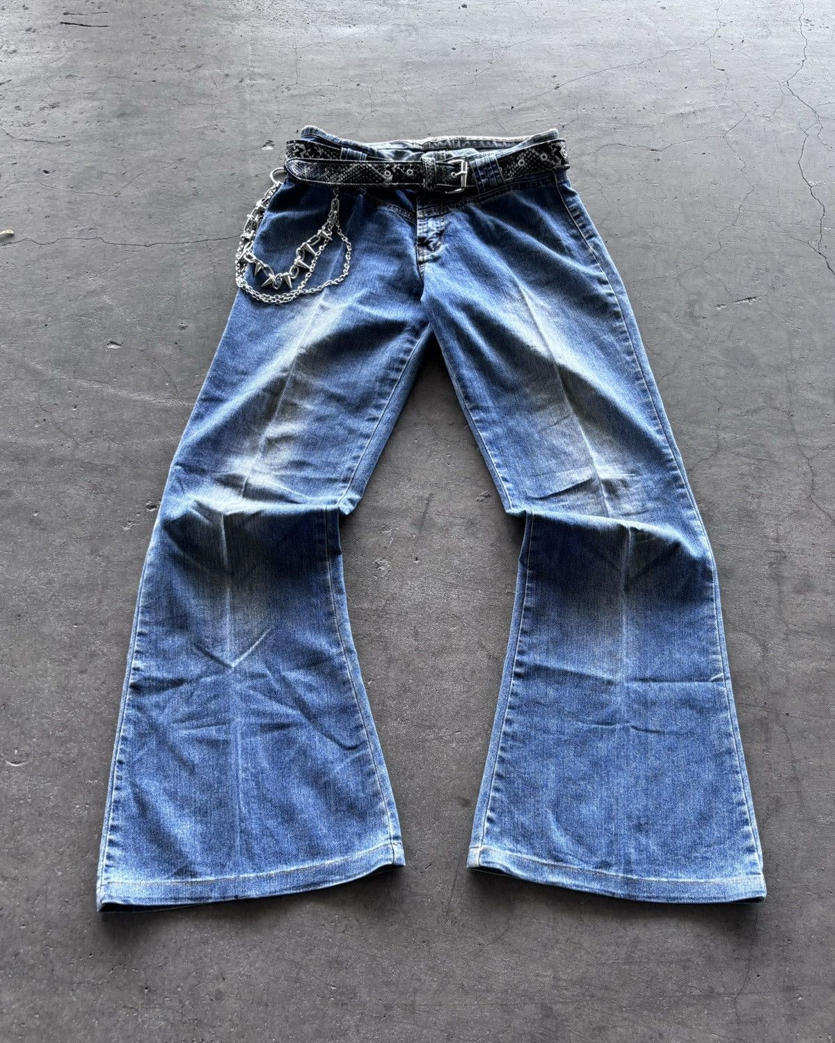 If Six Was Nine × Japanese Brand × Le Grande Bleu (L.G.B.) Ifsixwasnine Lgb Style Washed Blue Flared Denim Pants Size US 27 - 1 Thumbnail