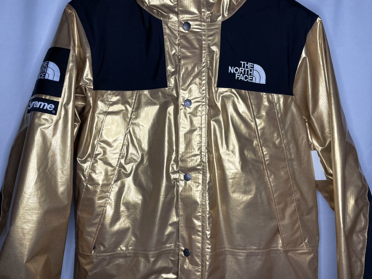 Supreme × The North Face Supreme x TNF Metallic Gold Mountain Parka Size US M / EU 48-50 / 2 - 3 Thumbnail