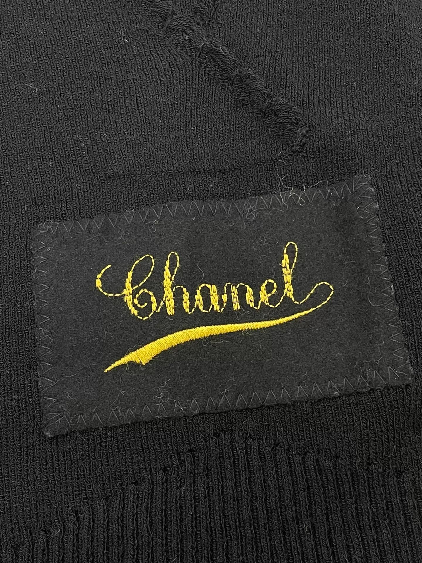 Chanel Chanel 24K Black Wool Logo Vest Size 36 Near New Size XS / US 0-2 / IT 36-38 - 2 Thumbnail