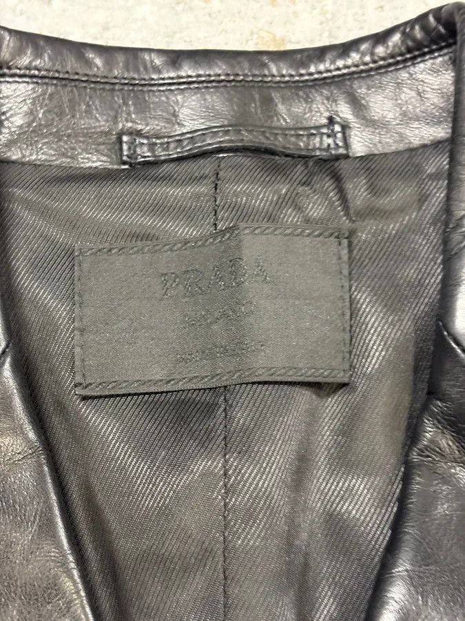 Prada 2000s Prada Black Minimalist Leather Blazer Jacket Size M / US 6-8 / IT 42-44 - 9 Thumbnail