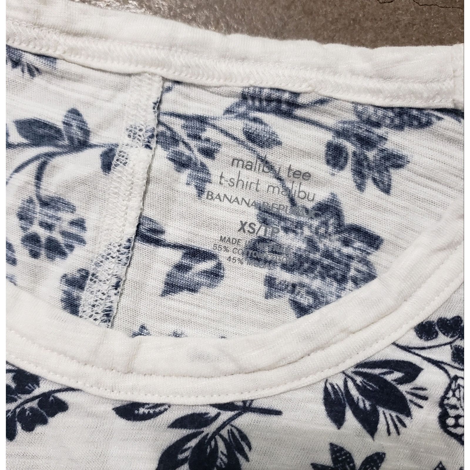 Banana Republic White Navy Floral | BANANA REPUBLIC | Malibu Tee Sleeve Size S / US 4 / IT 40 - 3 Thumbnail