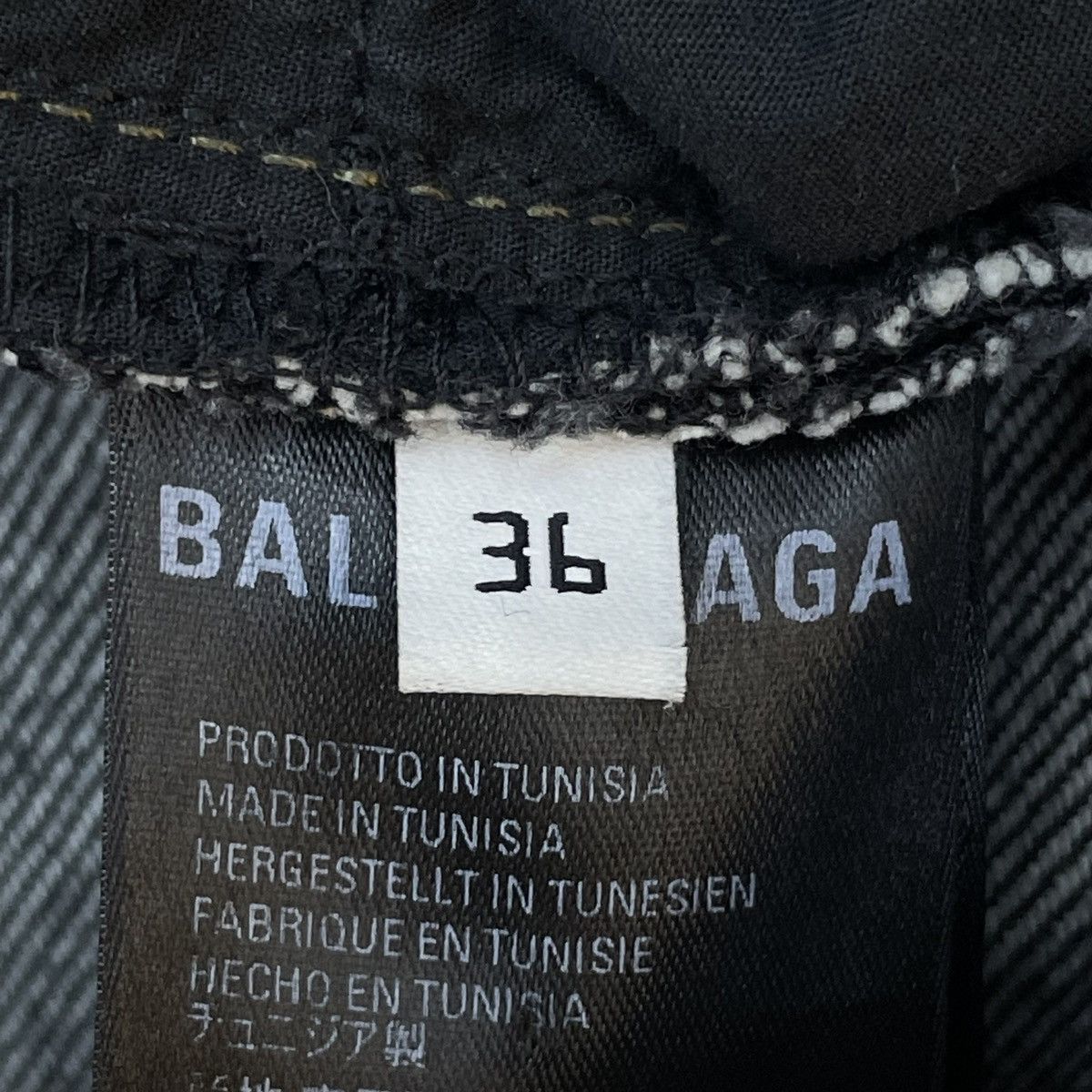 Balenciaga Balenciaga Button & Zipper A-line Denim Mini Skirt K26WX Size 25" / US 0 / IT 36 - 6 Thumbnail
