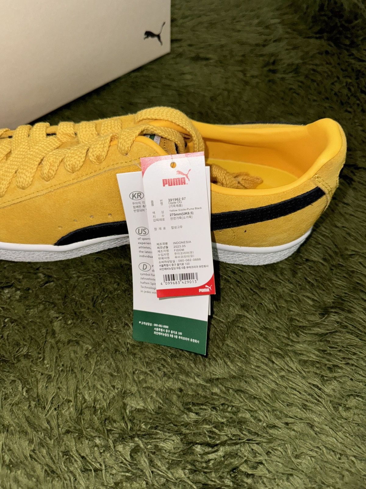 Puma [US 10] Puma Clyde OG Archive Yellow Black Suede Size US 10 / EU 43 - 10 Thumbnail