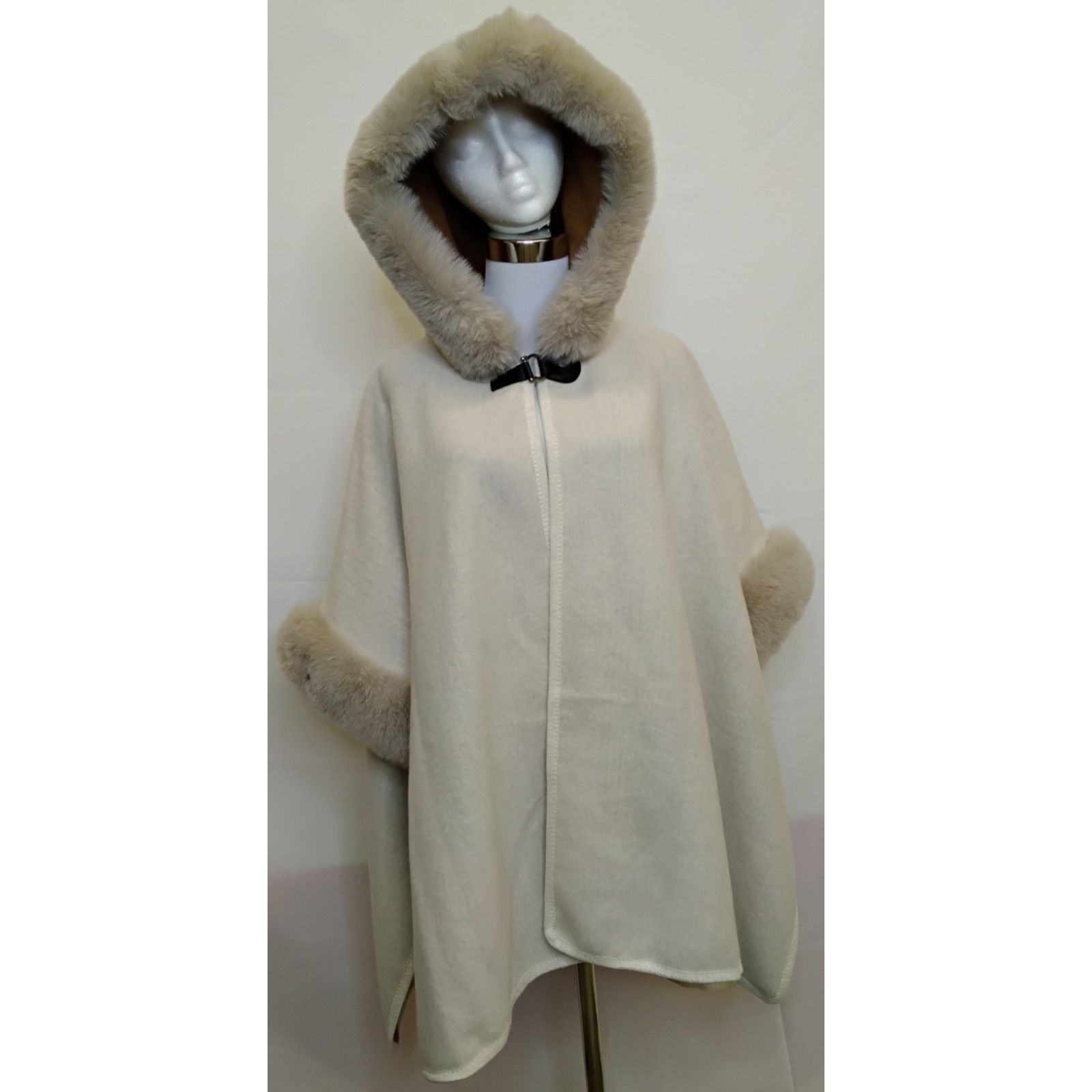 Rachel Zoe Rachel Zoe Poncho Women's One Size Beige/Ivory Faux Fur NWT Size L / US 10 / IT 46 - 2 Thumbnail