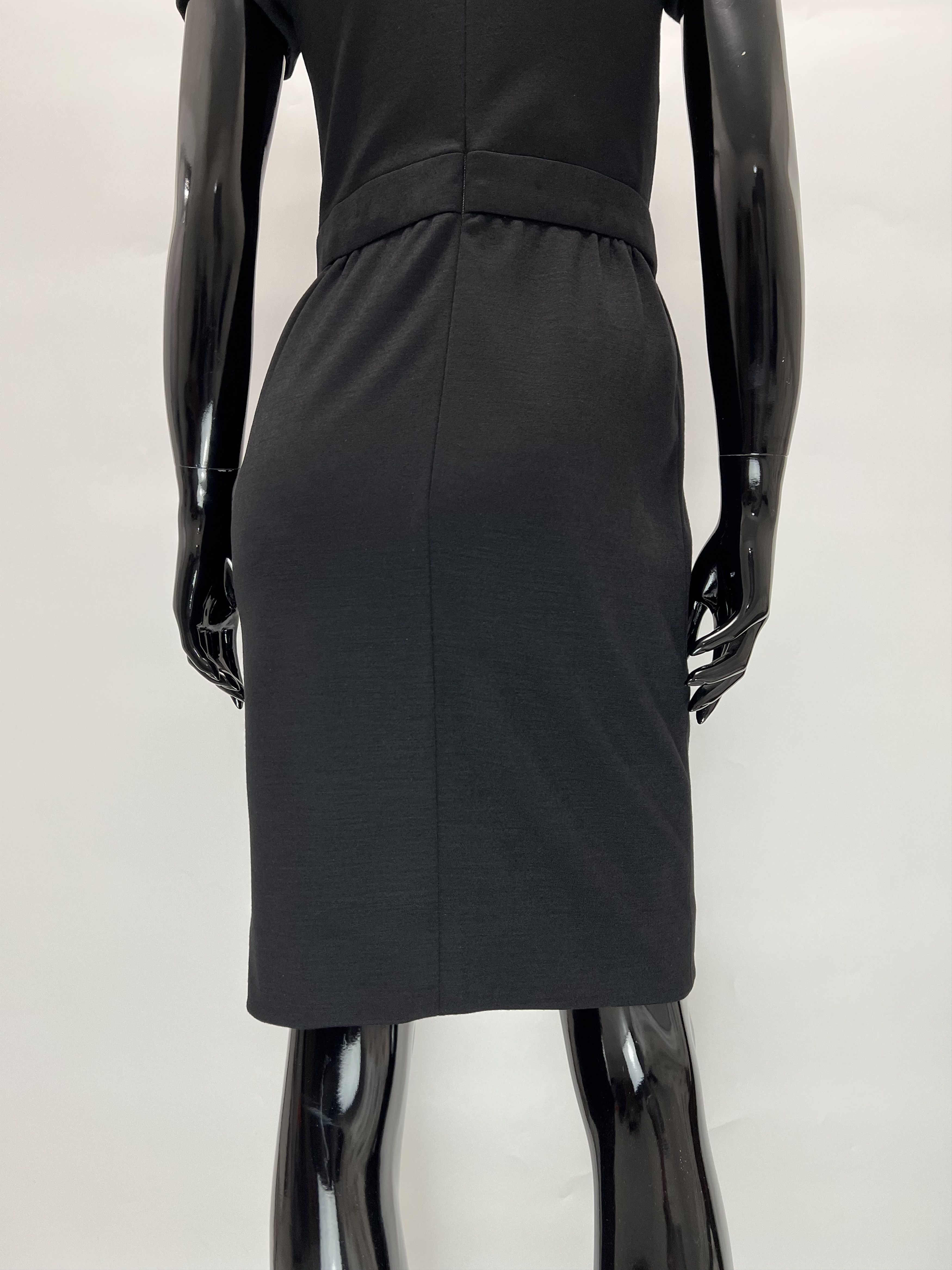 Chanel Chanel 100% Wool Short Sleeve Dress Rhinestones Decoration Size XS / US 0-2 / IT 36-38 - 12 Thumbnail