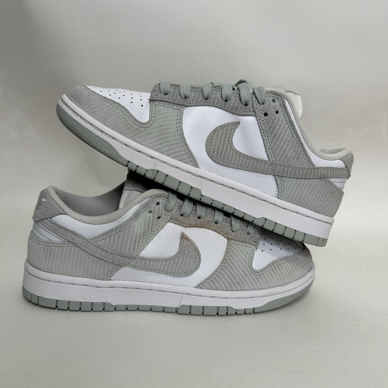 Nike Dunk Low WMNS “Light Silver Corduroy”