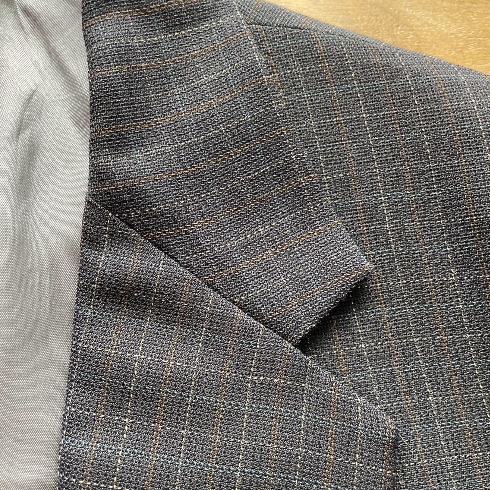 Vintage VINTAGE Hickey Freeman Sport Coat Jacket Mens 44R Black Windowpane Wool Coat Regular Notch 2-Button 4-Button? Size US S / EU 44-46 / 1 - 5 Thumbnail