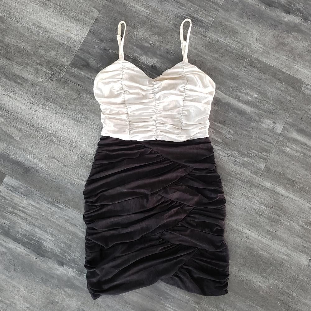 Designer Black Cream Ruched D&B Dressy Mini Size S / US 4 / IT 40 - 1 Thumbnail