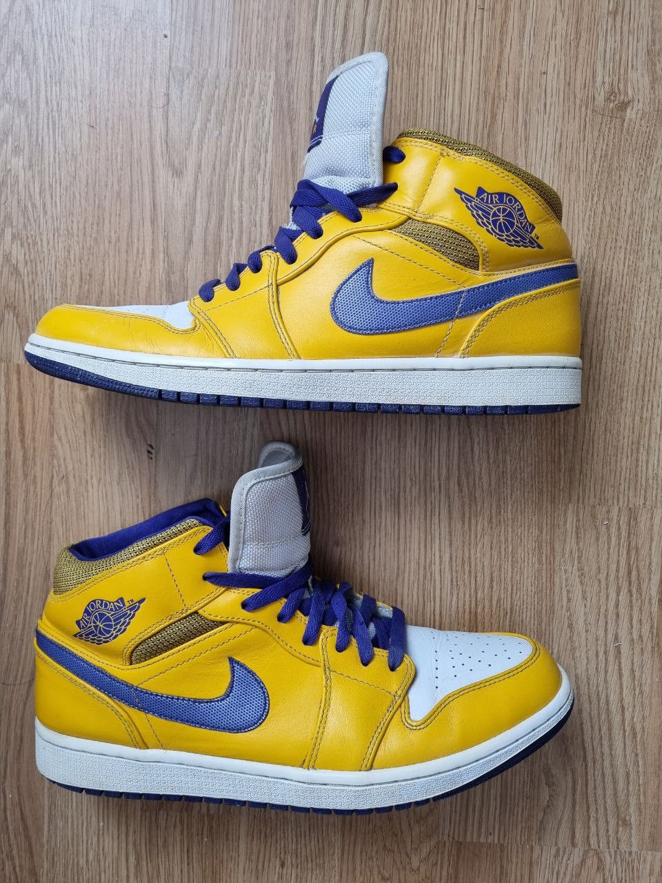 Jordan Brand Jordan 1 Mid Lakers Size US 11 / EU 44 - 2 Thumbnail