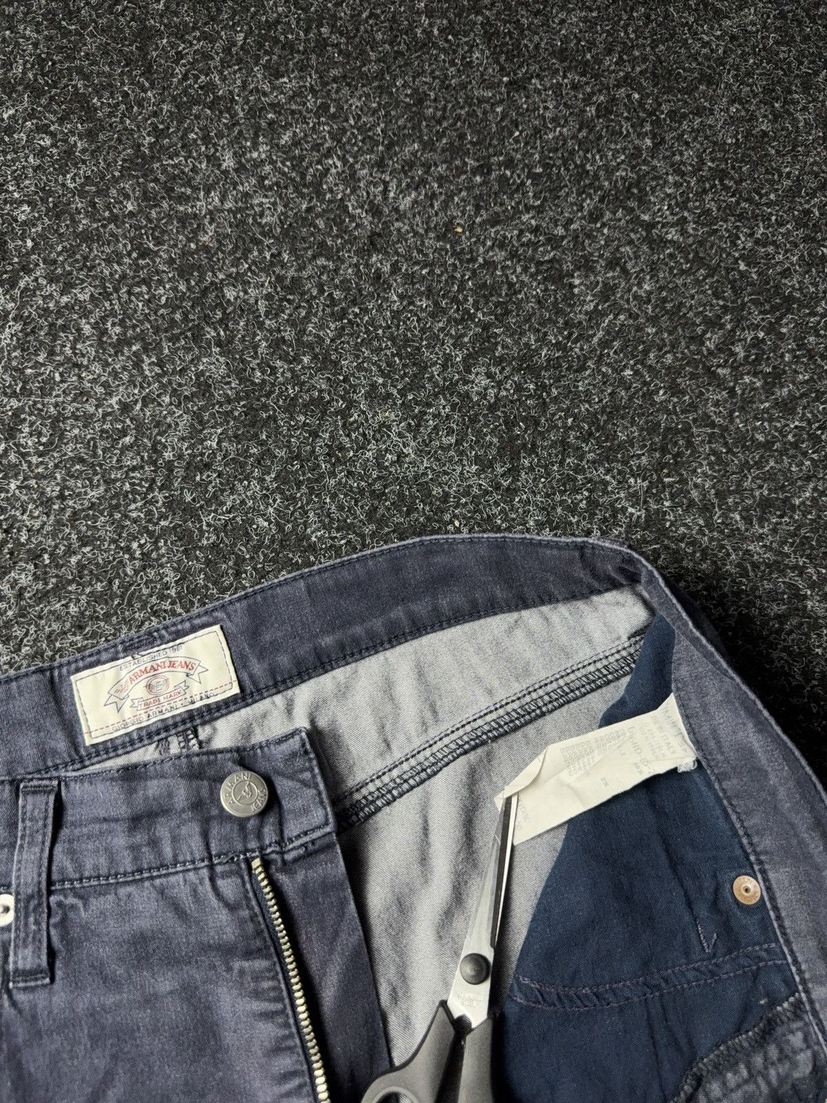Armani 90s Armani Jeans Washed Faded Blue Straight Fit Denim Pants Size US 30 / EU 46 - 9 Thumbnail