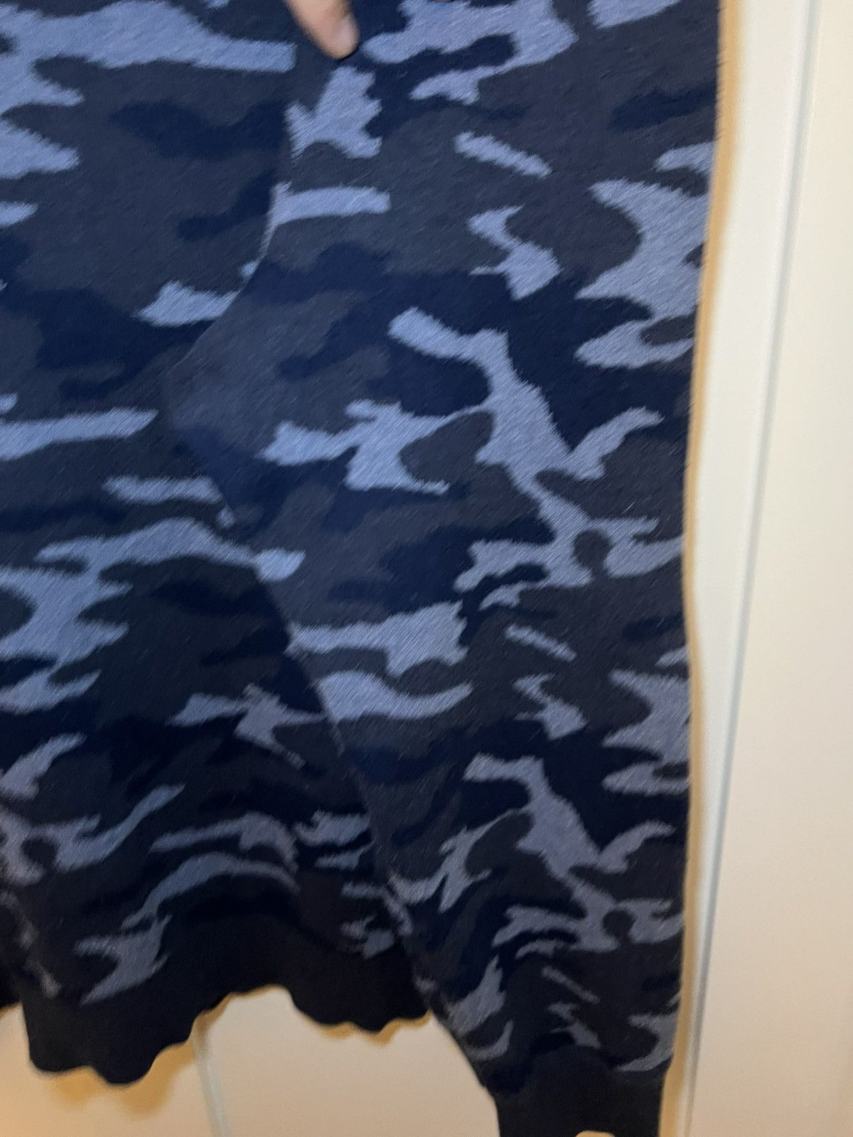Vintage Blue camo heavyweight sweater Size US XL / EU 56 / 4 - 8 Thumbnail