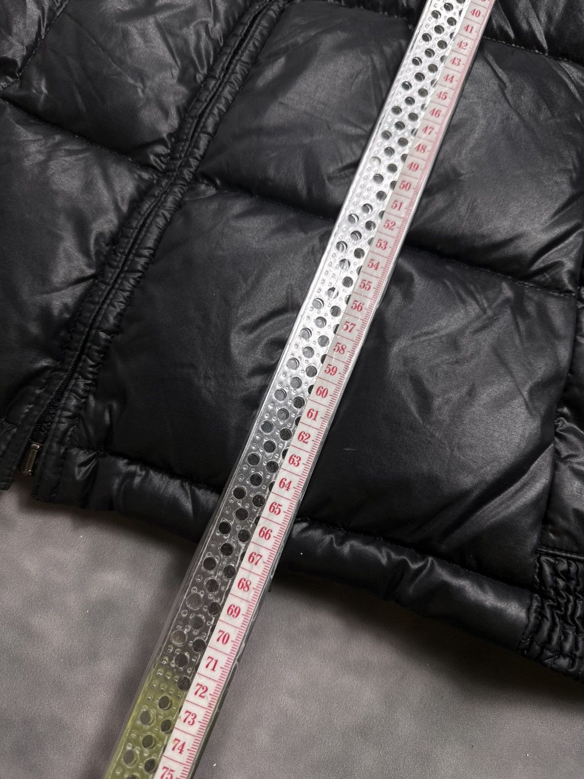 Moncler Vintage Moncler Puffer Jacket down big logo patch luxury Size L / US 10 / IT 46 - 6 Thumbnail