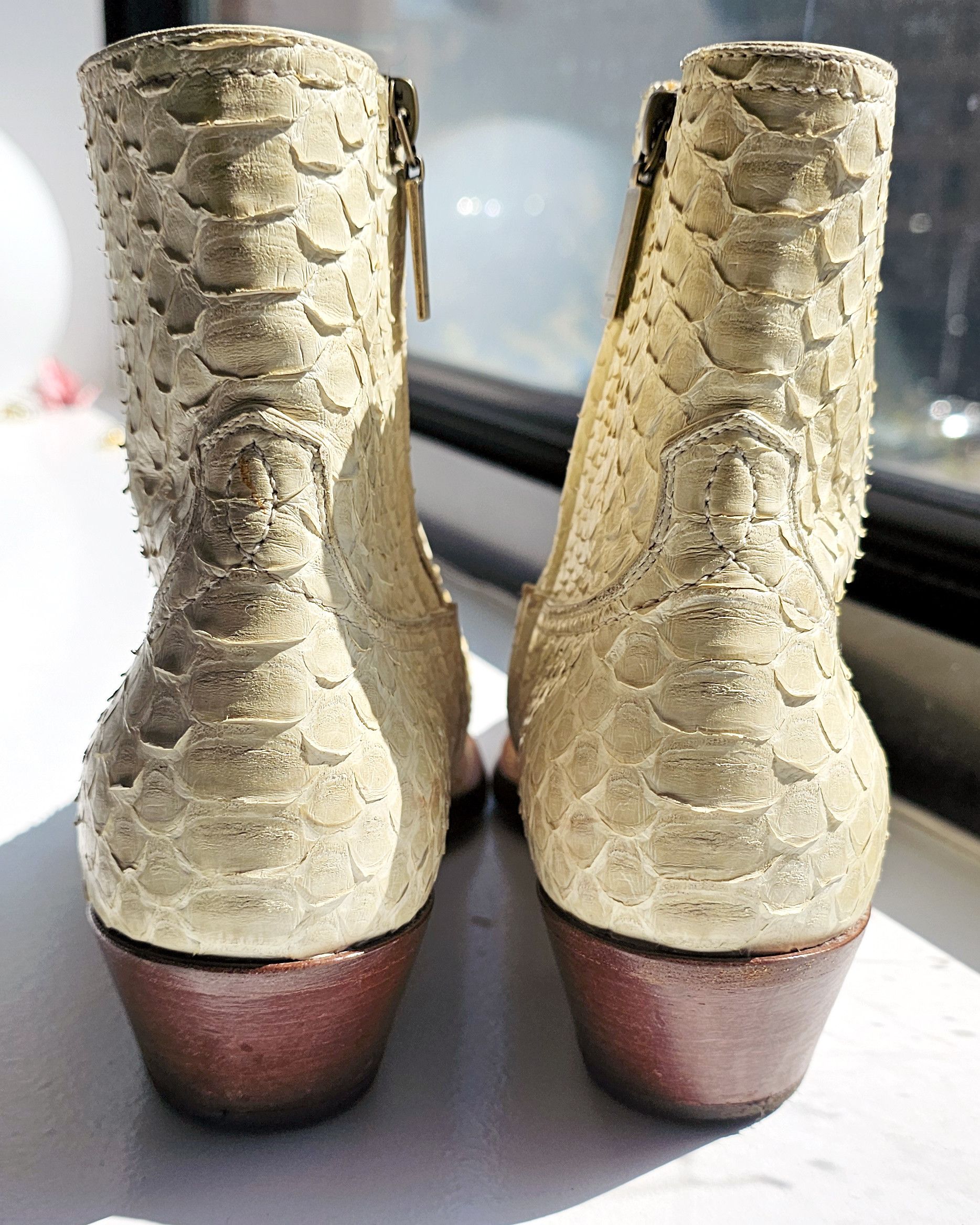 Saint Laurent Paris Lukas Python Boots in Cream Size US 8 / EU 41 - 10 Thumbnail