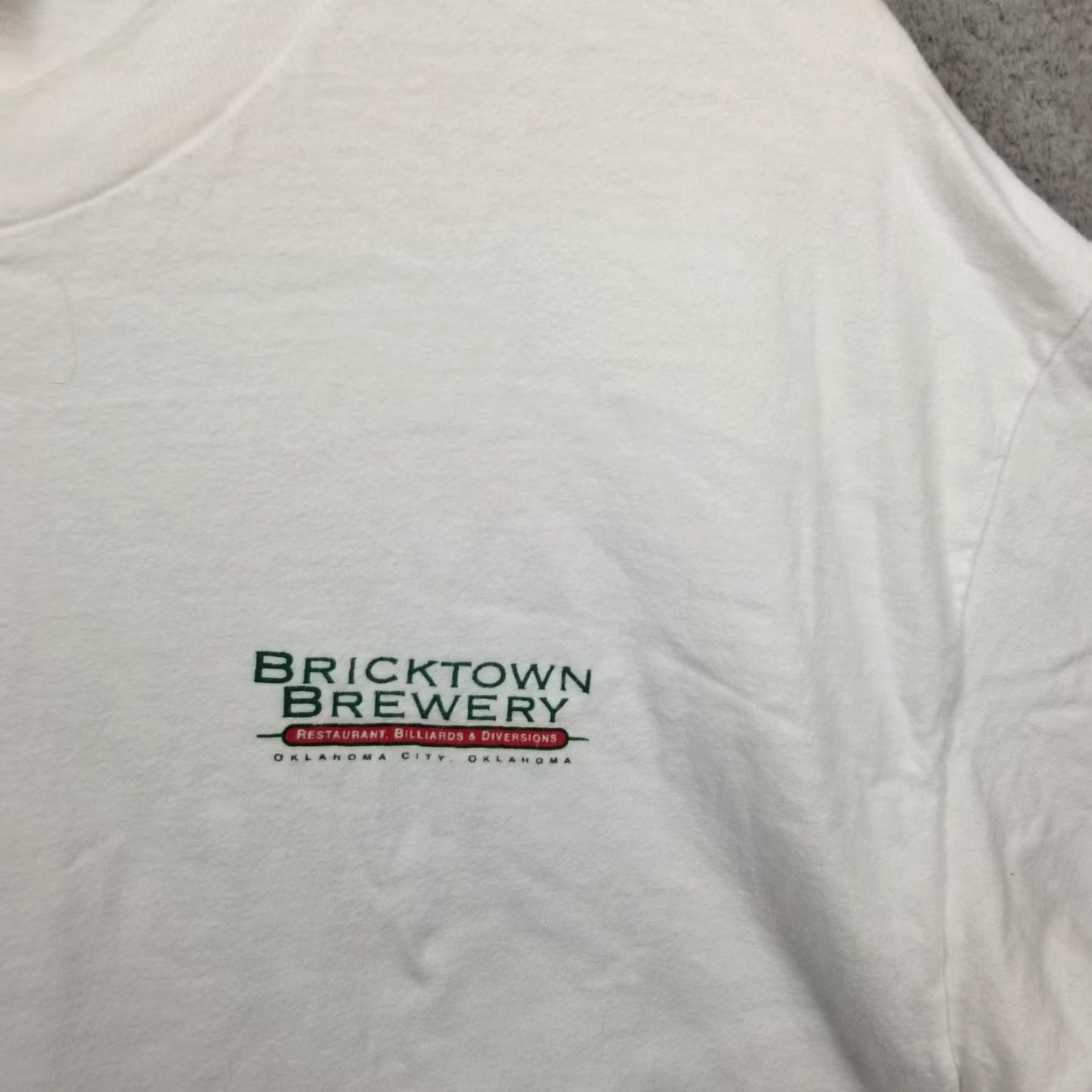 Hanes VINTAGE Bricktown Brewery Shirt Bison Weizen Ale Tee Mens XL White Beer Promo Oklahoma City Adults XL White Graphic Print 90s Concert? Size US XL / EU 56 / 4 - 3 Thumbnail