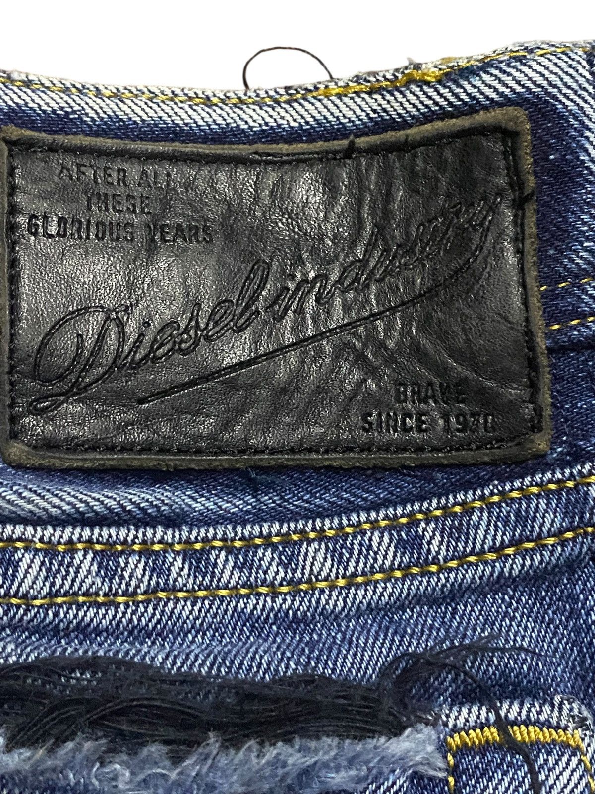 Diesel Black Gold Vintage Diesel Blue Wash Distressed Bootcut Jeans Alter Size US 30 / EU 46 - 16 Thumbnail