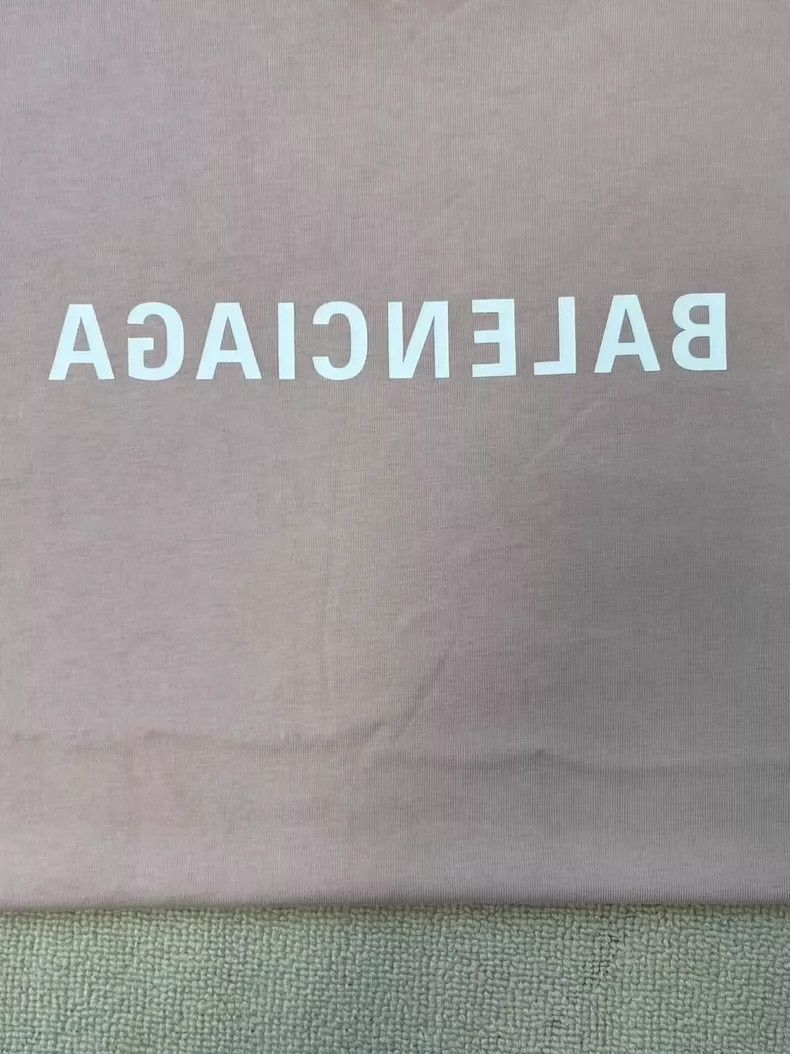 Balenciaga Balenciaga Monogrammed Crew Neck Pullover Short Sleeve Dro Size US S / EU 44-46 / 1 - 3 Thumbnail