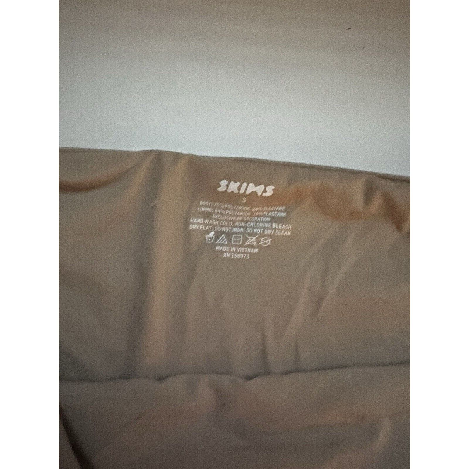 SKIMS Skims Fits Everyone Nude Beige Bandeau Small Size ONE SIZE - 2 Thumbnail