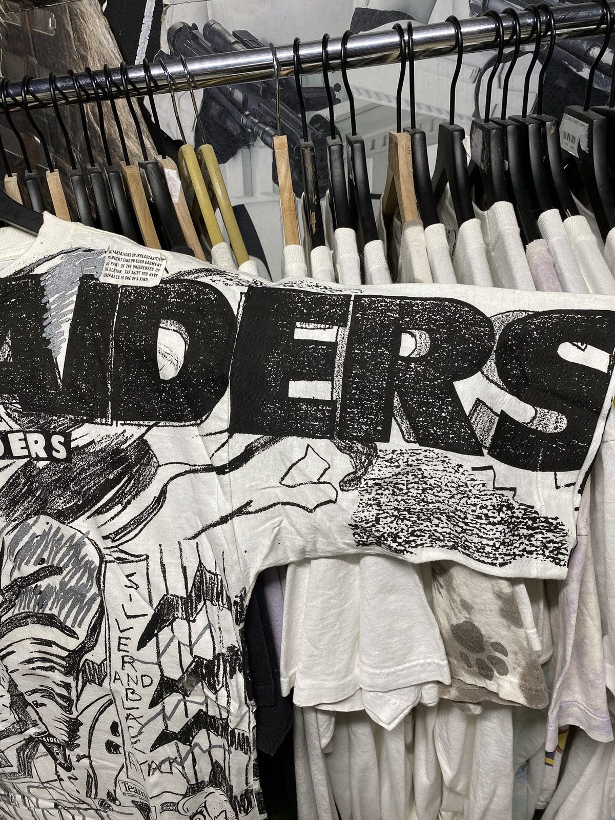 Vintage Vintage 90’s NFL Raiders T-Shirt Vtg Magic Johnson Tee XL Size US XL / EU 56 / 4 - 9 Thumbnail