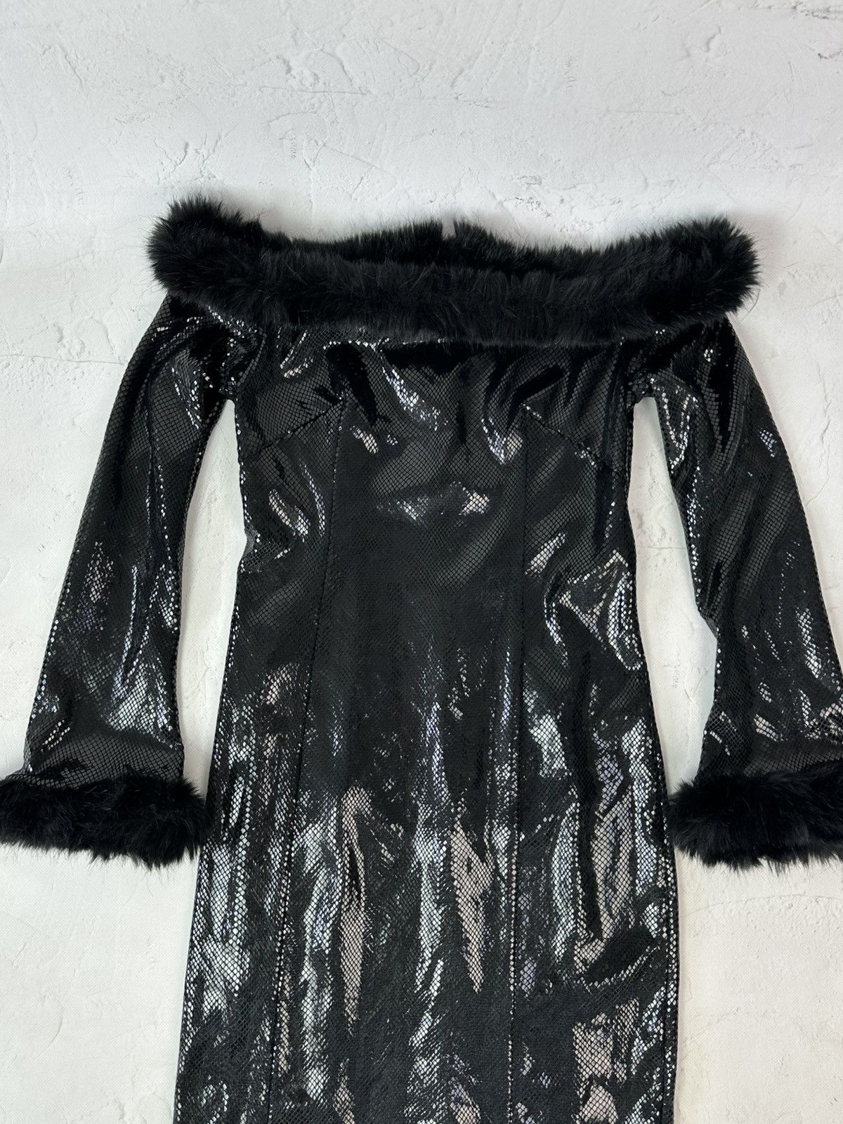 If Six Was Nine Vintage Black Shiny Midi Dress with Fur Size M / US 6-8 / IT 42-44 - 4 Thumbnail