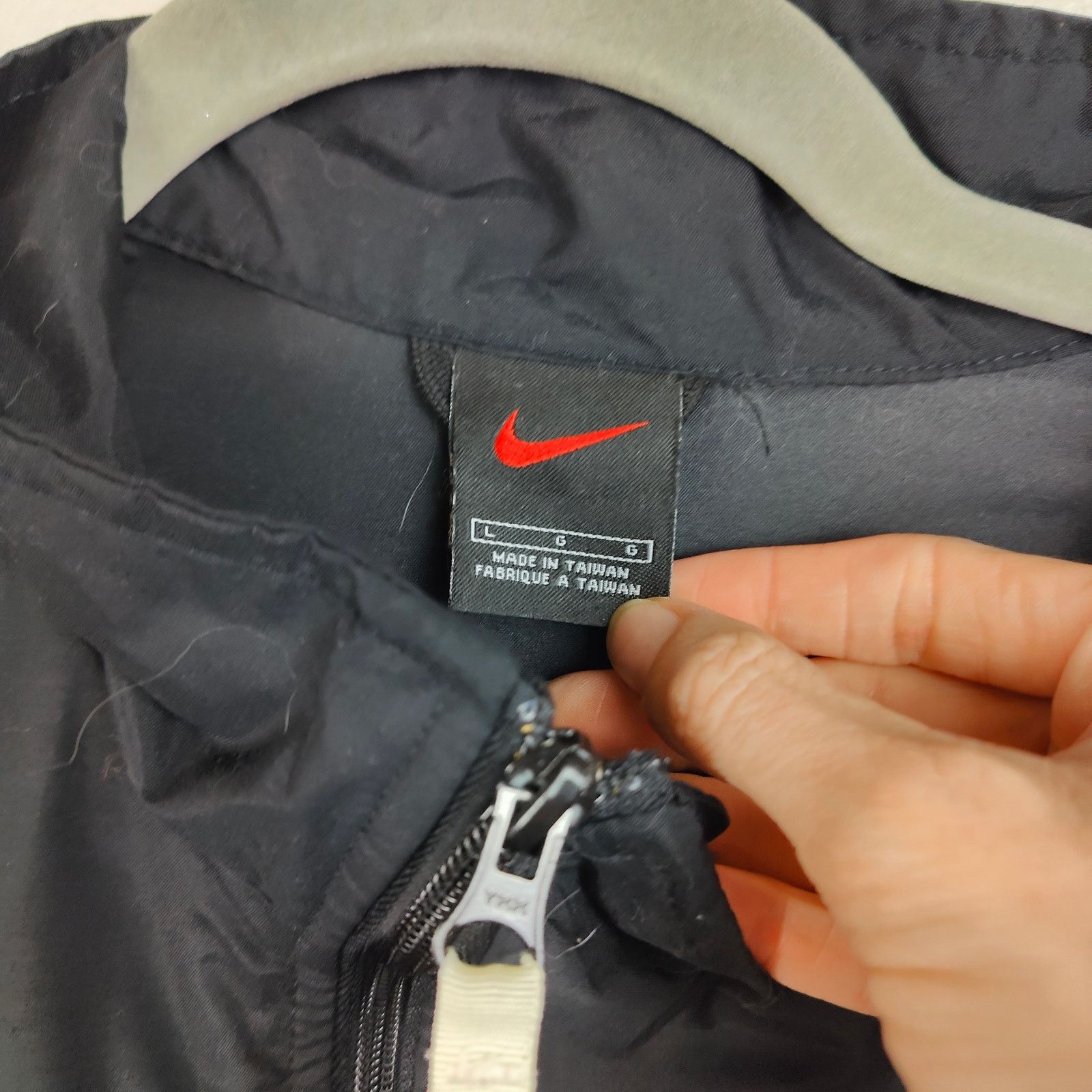 Nike Vintage Y2K Nike Track Jacket Mens Large Black Full Zip Size US L / EU 52-54 / 3 - 5 Thumbnail