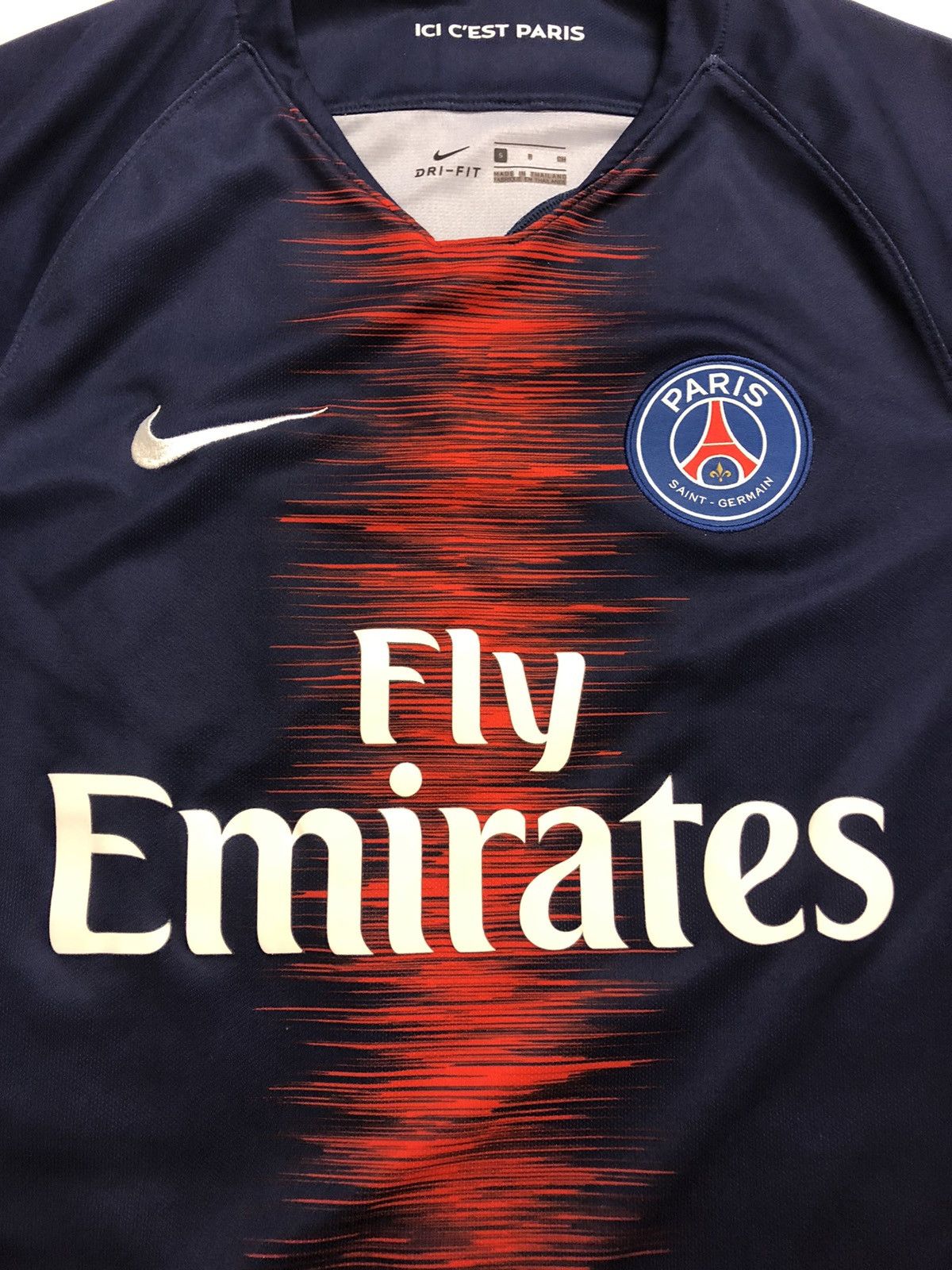 Vintage PARIS SAINT GERMAIN NIKE CLASSIC HOME SOCCER FOOTBALL JERSEY Size US S / EU 44-46 / 1 - 3 Thumbnail