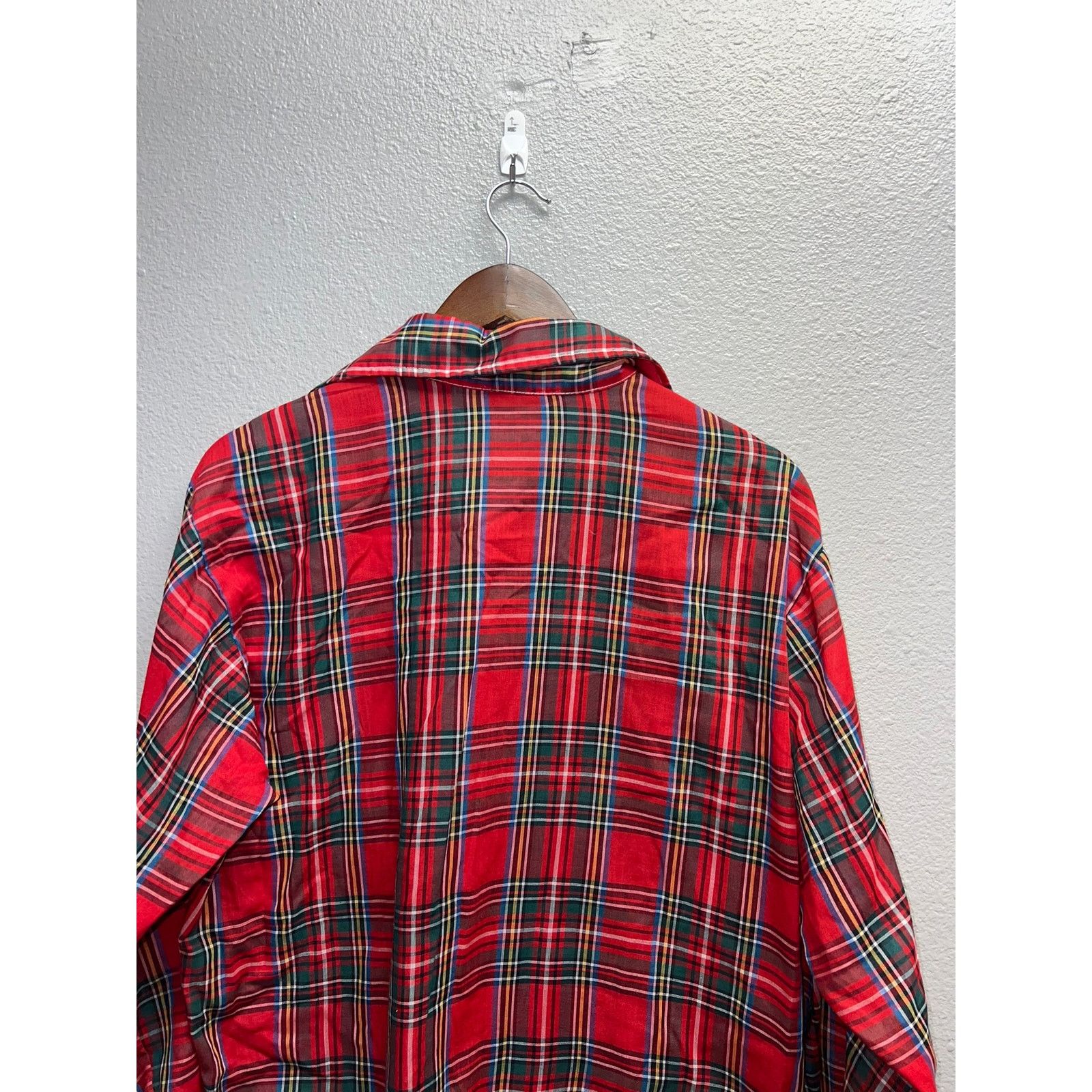 Vintage Vintage Manchester Shirt Company Button Up Shirt Red 60s L Size US L / EU 52-54 / 3 - 9 Thumbnail